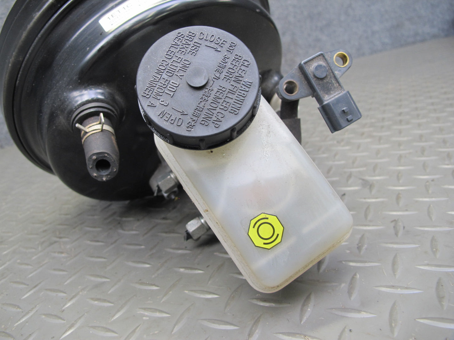 13-14 Nissan Z34 370Z Base Brake Master Cylinder Booster Fluid Reservoir OEM