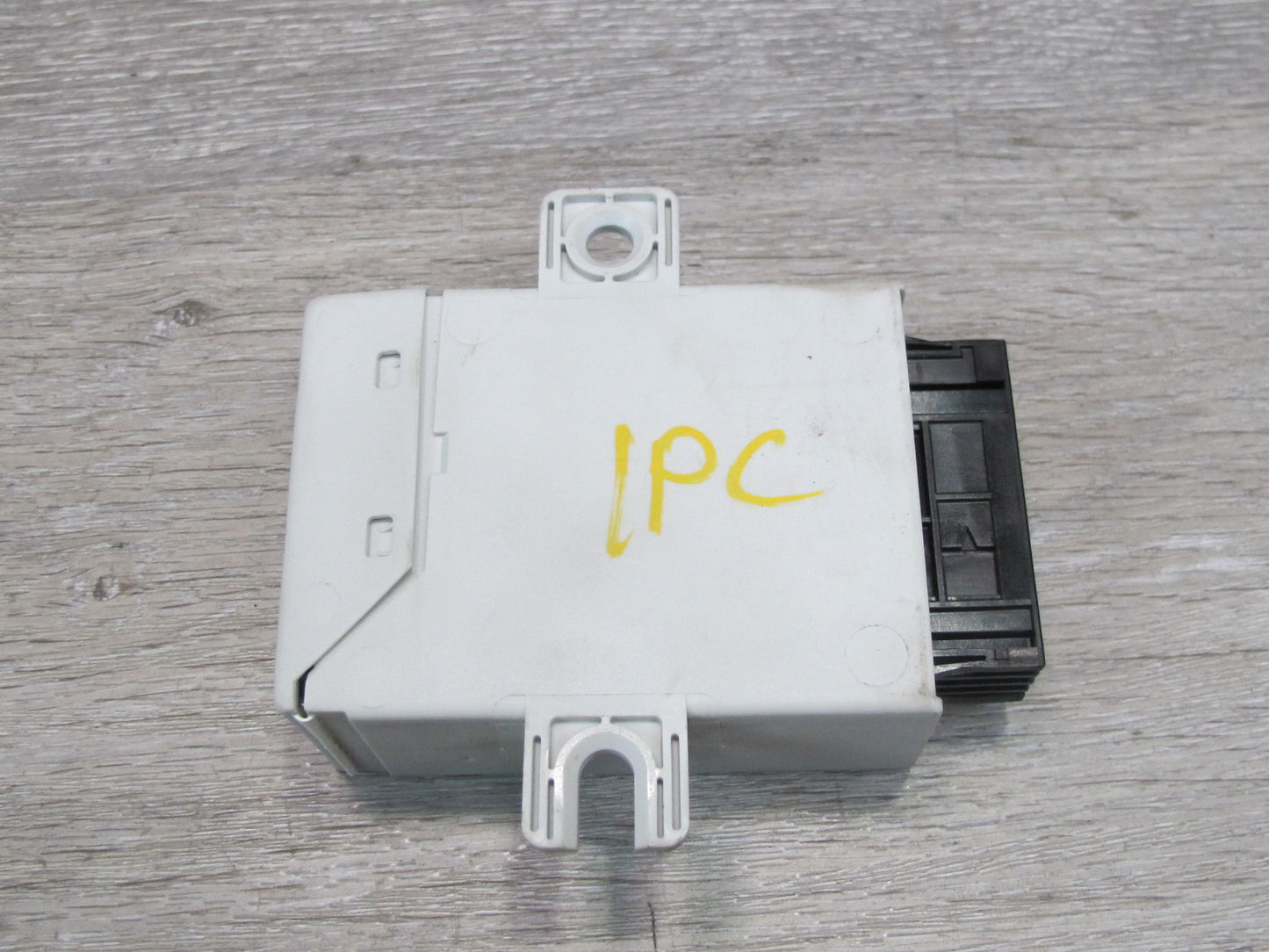 2008-2010 Porsche Cayenne 957 TPMS Tire Pressure Monitor Control Module
