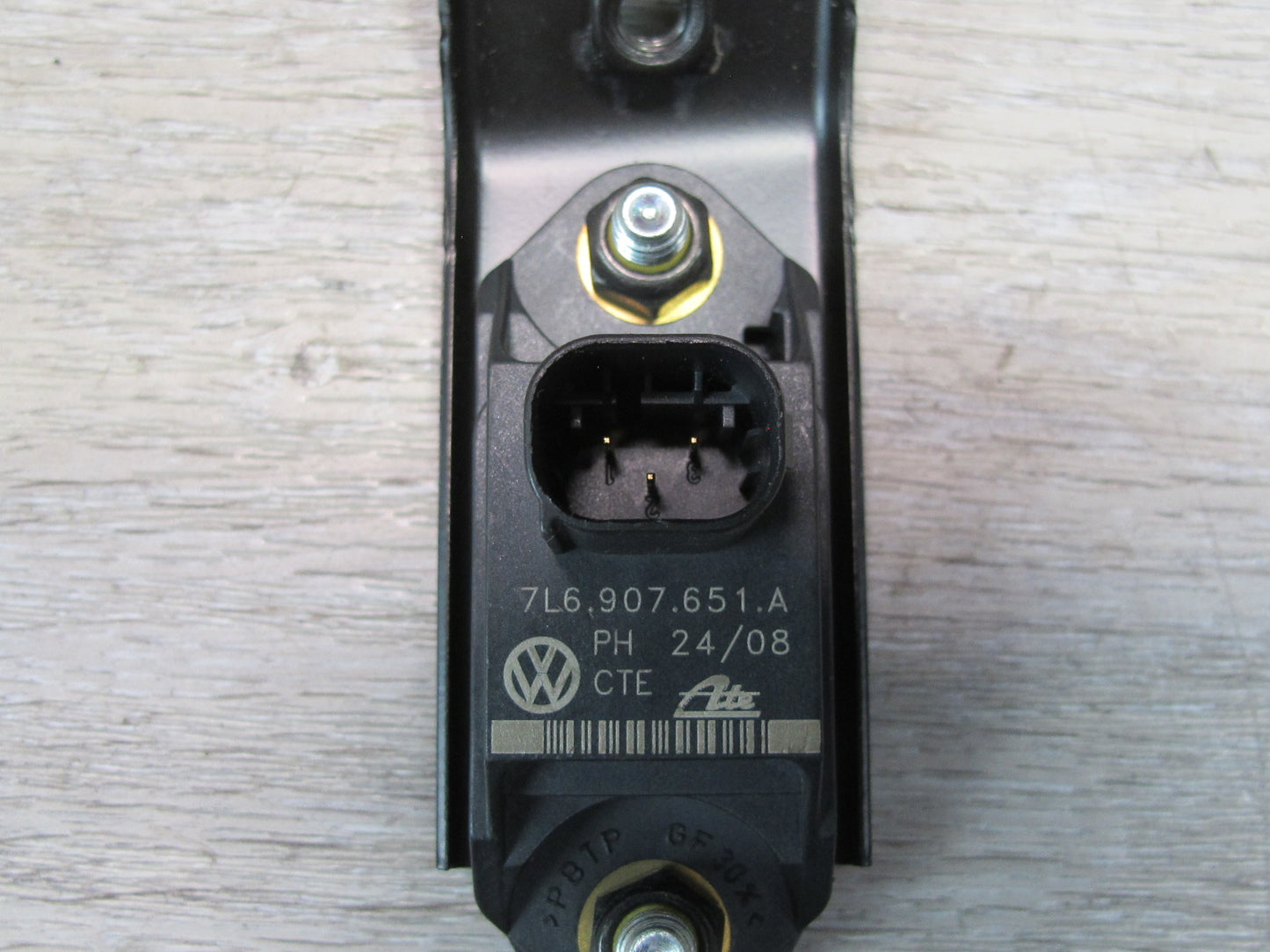 2008-2010 Porsche Cayenne 957 Rear Lid Tilt Angle Sensor 7L5907101A