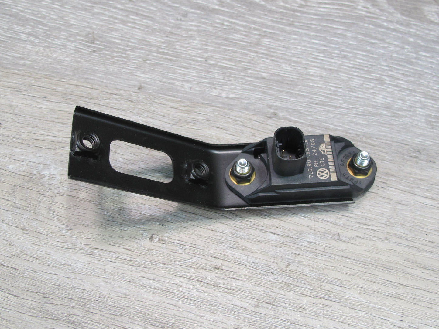 2008-2010 Porsche Cayenne 957 Rear Lid Tilt Angle Sensor 7L5907101A