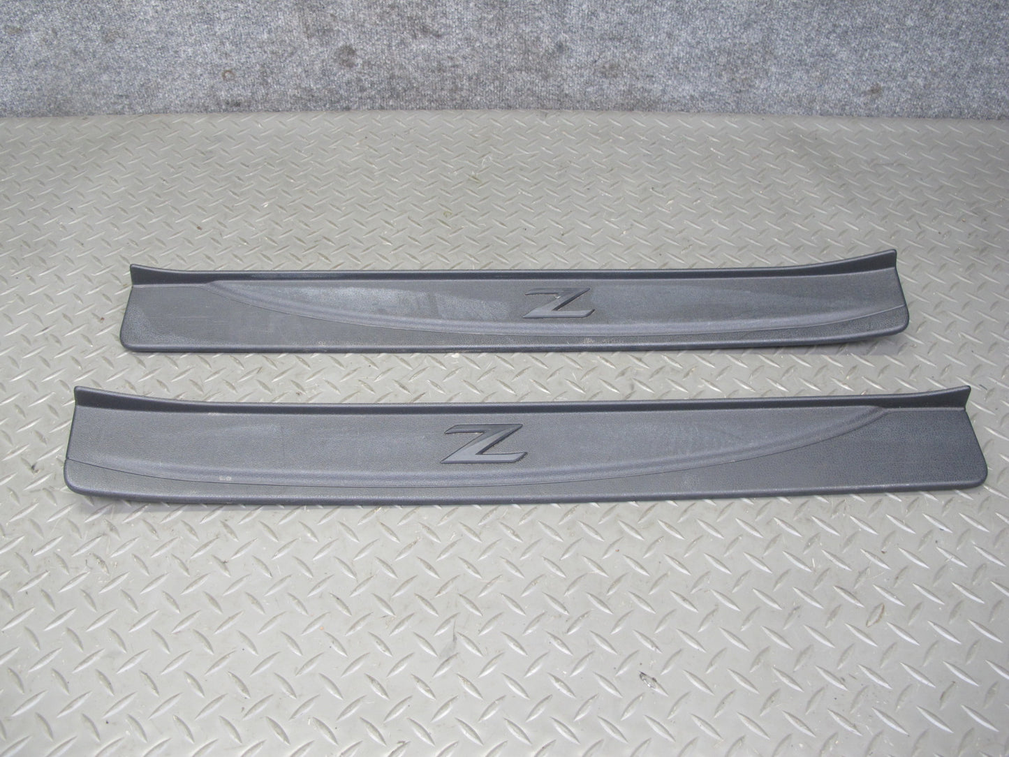 09-20 Nissan Z34 370Z Set of 2 Left & Right Door Scuff Sill Plate Trim Panel OEM