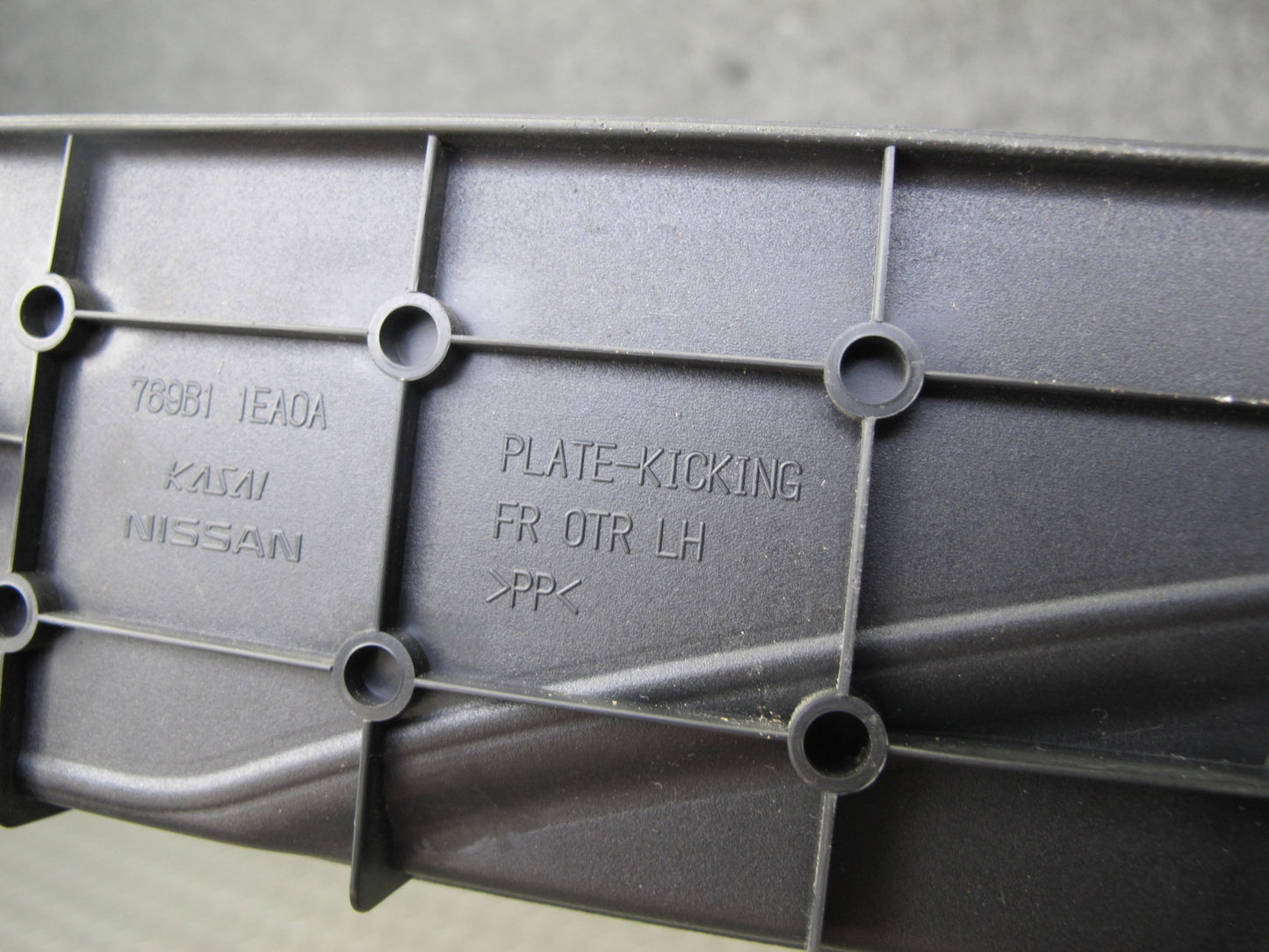 09-20 Nissan Z34 370Z Set of 2 Left & Right Door Scuff Sill Plate Trim Panel OEM