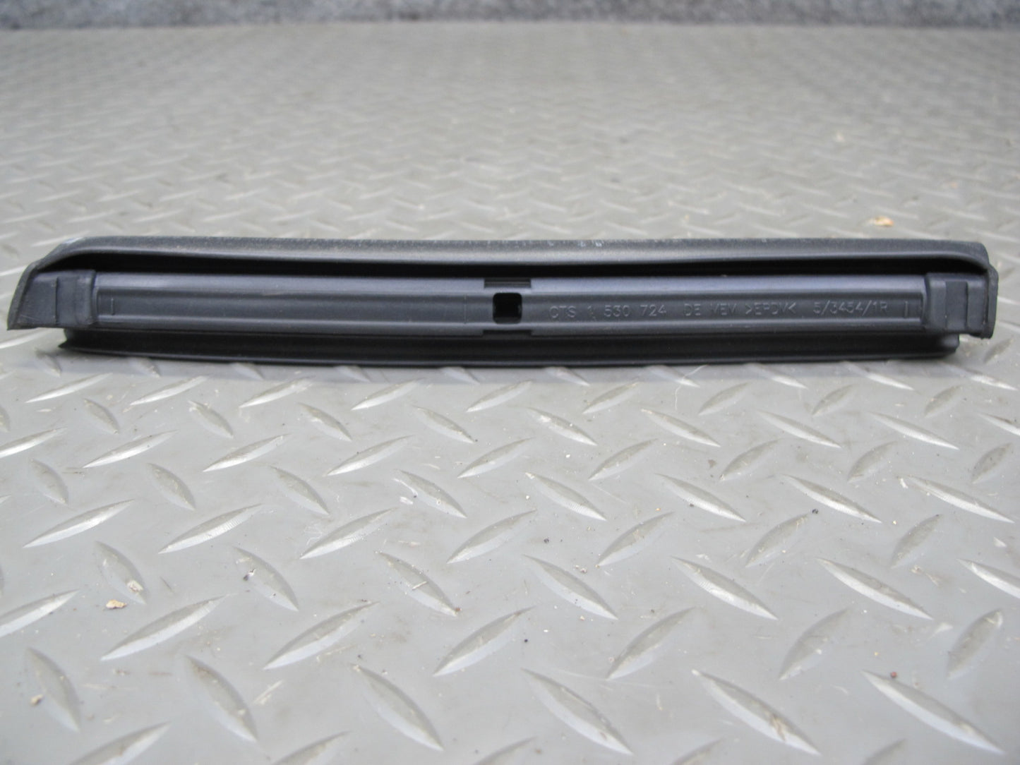 10-19 Nissan 370Z Conv Set of 8 Left & Right Side Roof Weatherstrip & Guide OEM