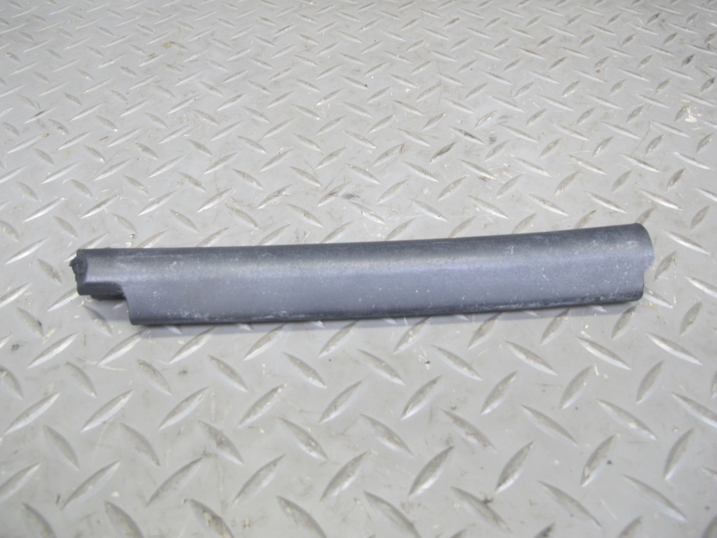 10-19 Nissan 370Z Conv Set of 8 Left & Right Side Roof Weatherstrip & Guide OEM