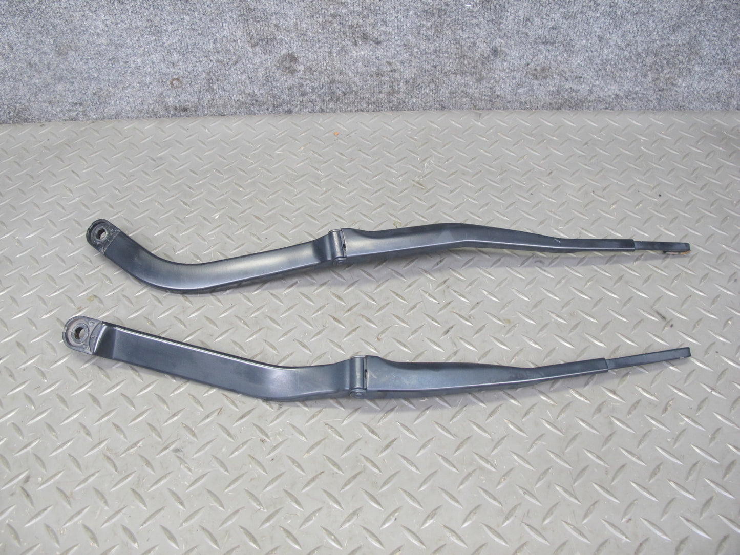 11-20 Nissan 370Z Z34 Set of 2 Front Left & Right Windshield Wiper Arm OEM