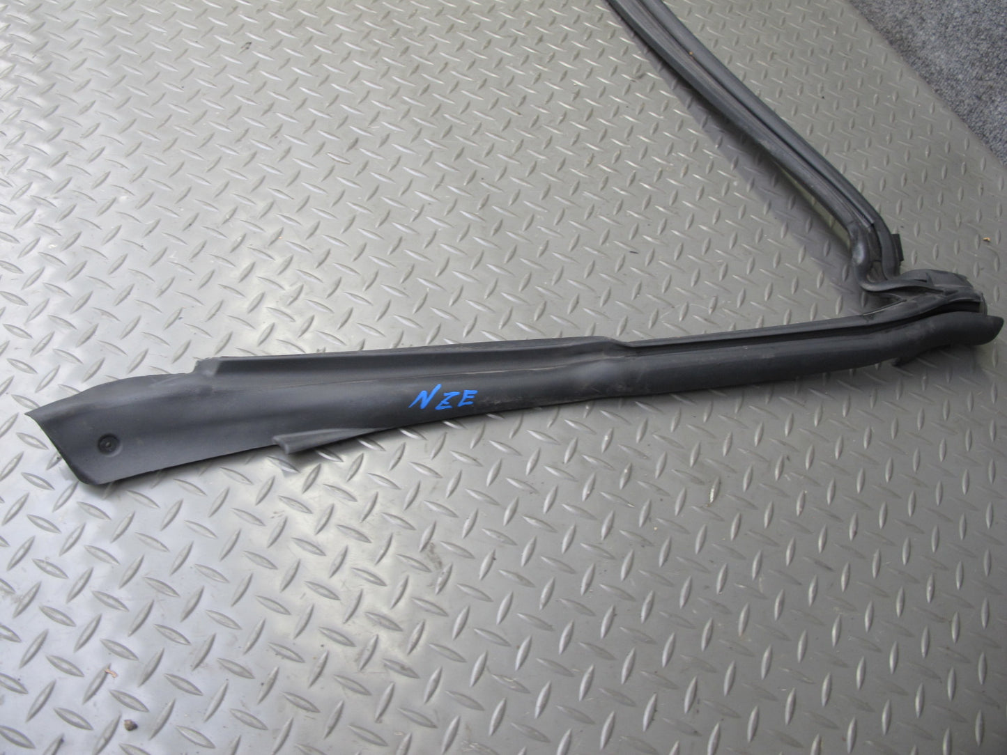 10-19 Nissan 370Z Convert Set of 5 Windshield Left & Right Door Weatherstrip OEM