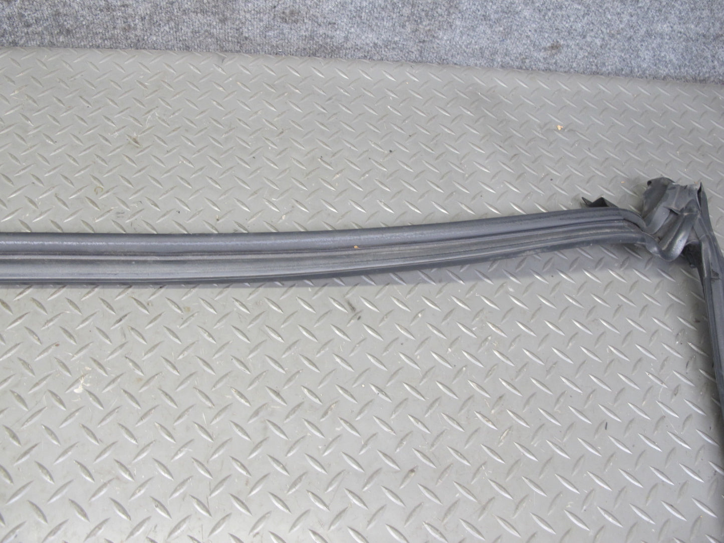 10-19 Nissan 370Z Convert Set of 5 Windshield Left & Right Door Weatherstrip OEM