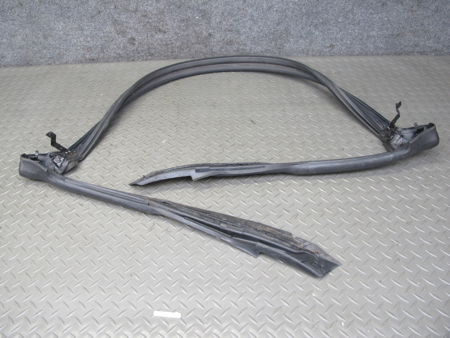 10-19 Nissan 370Z Convert Set of 5 Windshield Left & Right Door Weatherstrip OEM