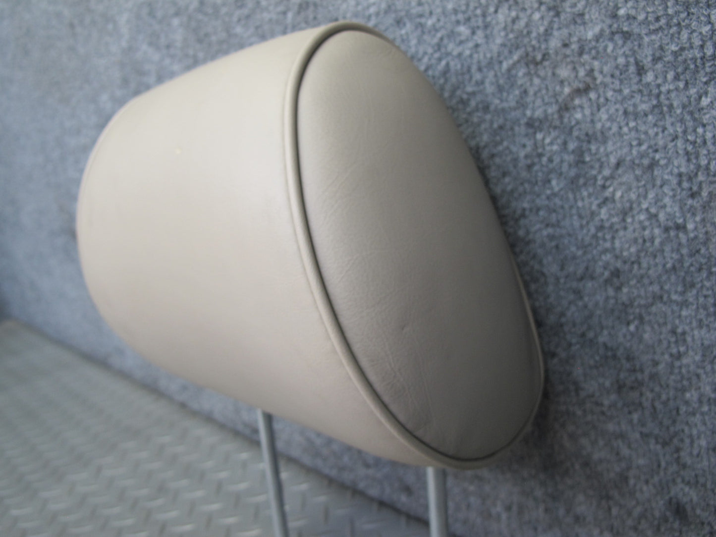 03-05 Lexus JZS160L GS430 GS300 Front Right Seat Leather Headrest Ivory OEM