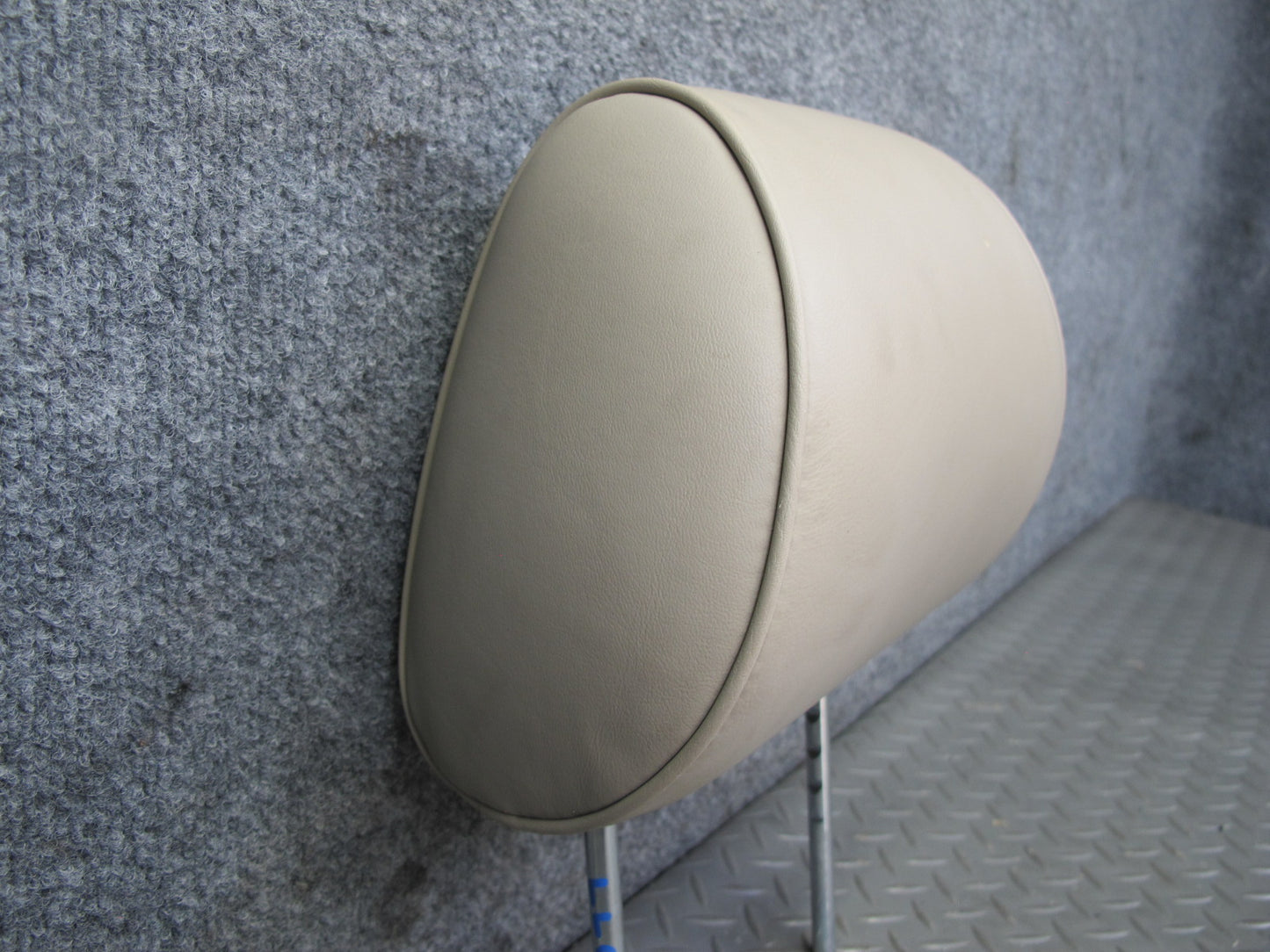 03-05 Lexus JZS160L GS430 GS300 Front Right Seat Leather Headrest Ivory OEM