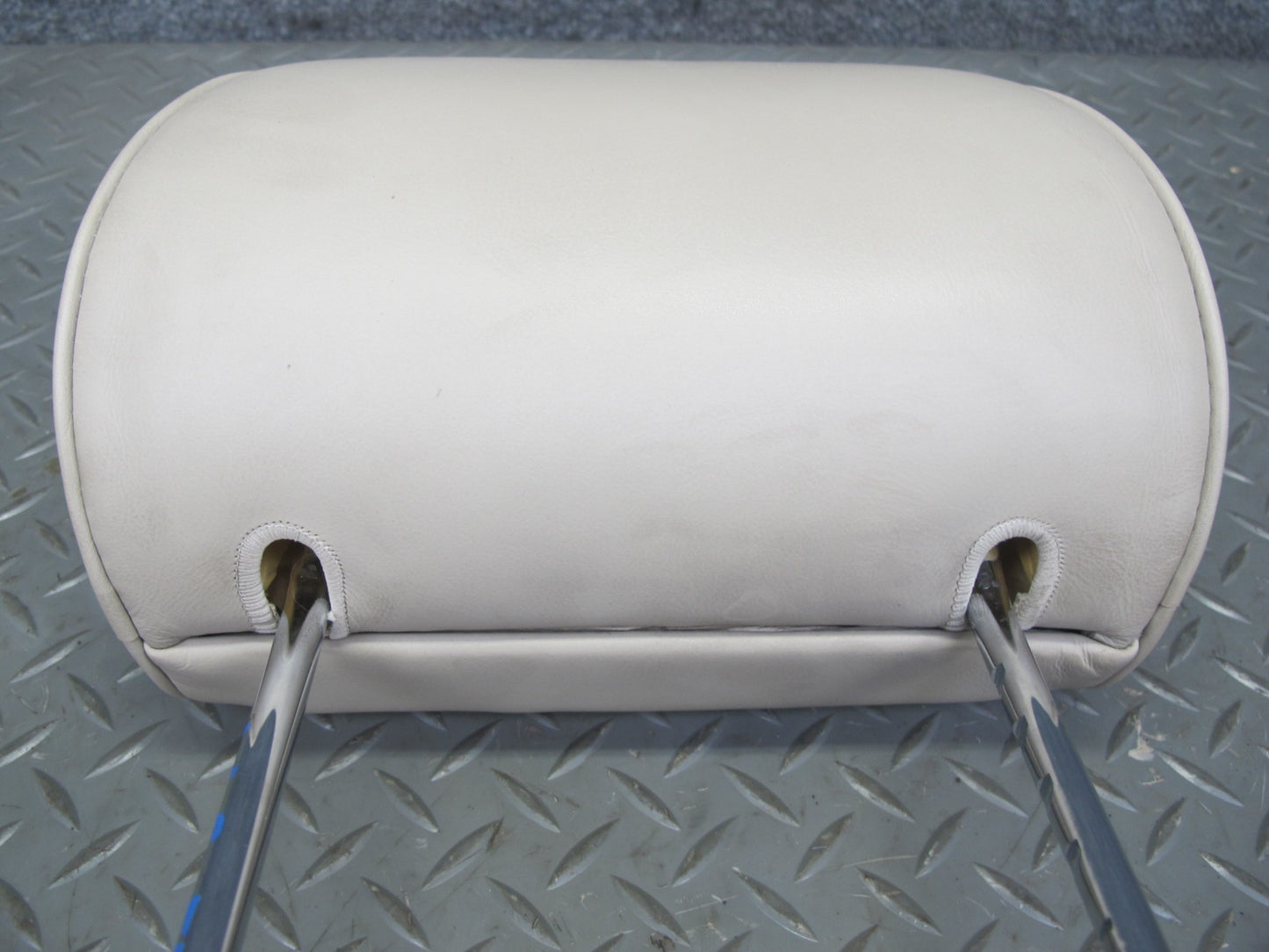 03-05 Lexus JZS160L GS430 GS300 Front Right Seat Leather Headrest Ivory OEM