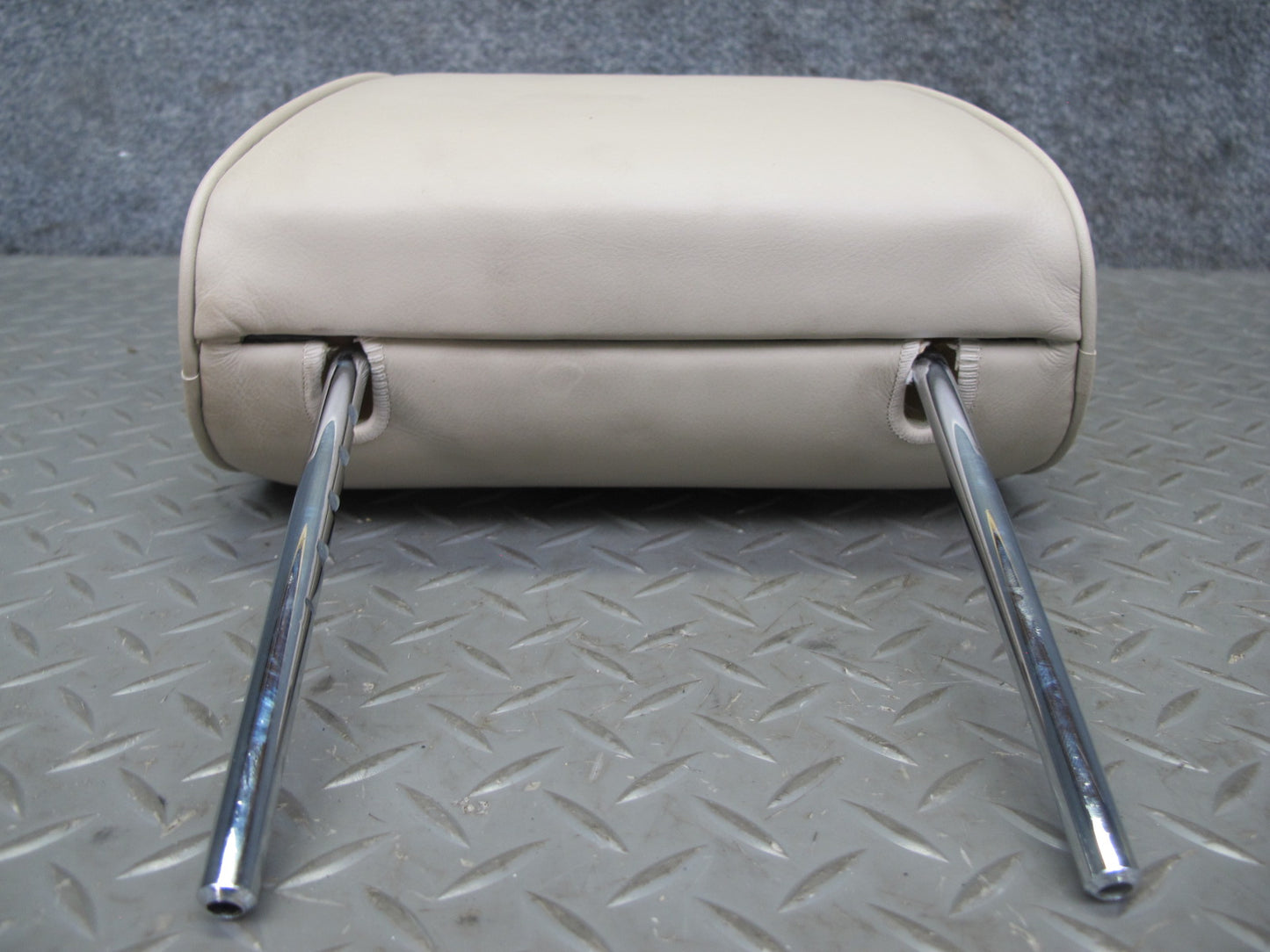 03-05 Lexus JZS160L GS430 GS300 Front Right Seat Leather Headrest Ivory OEM