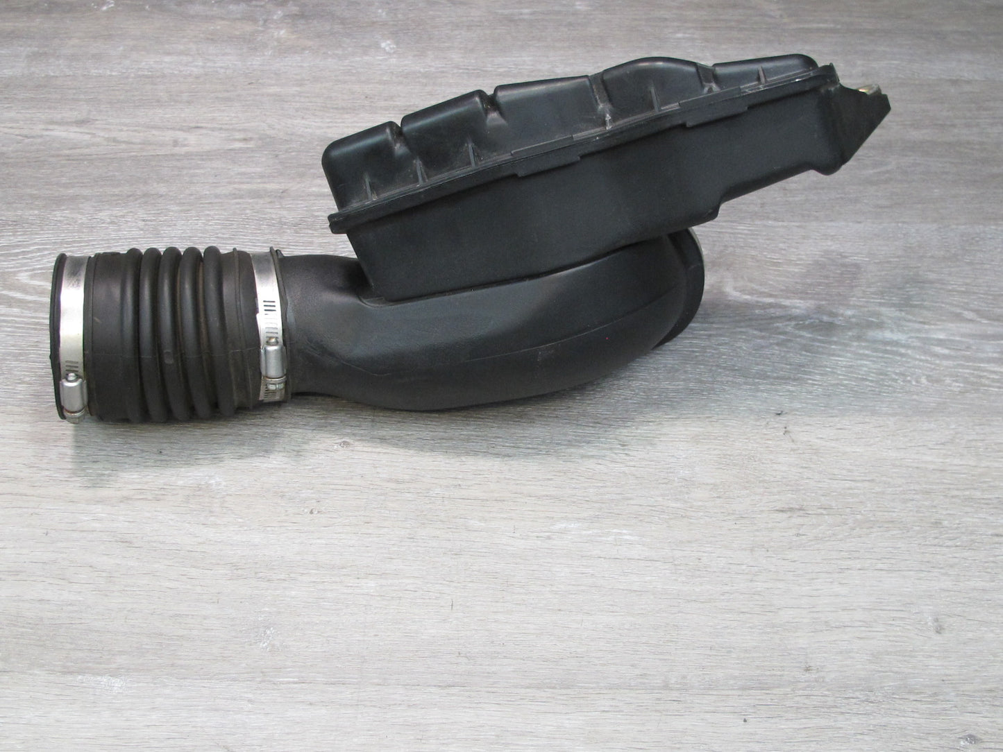 95-96 Lexus UZZ30L SC400 1UZFE Air Intake Resonator Hose Pipe OEM