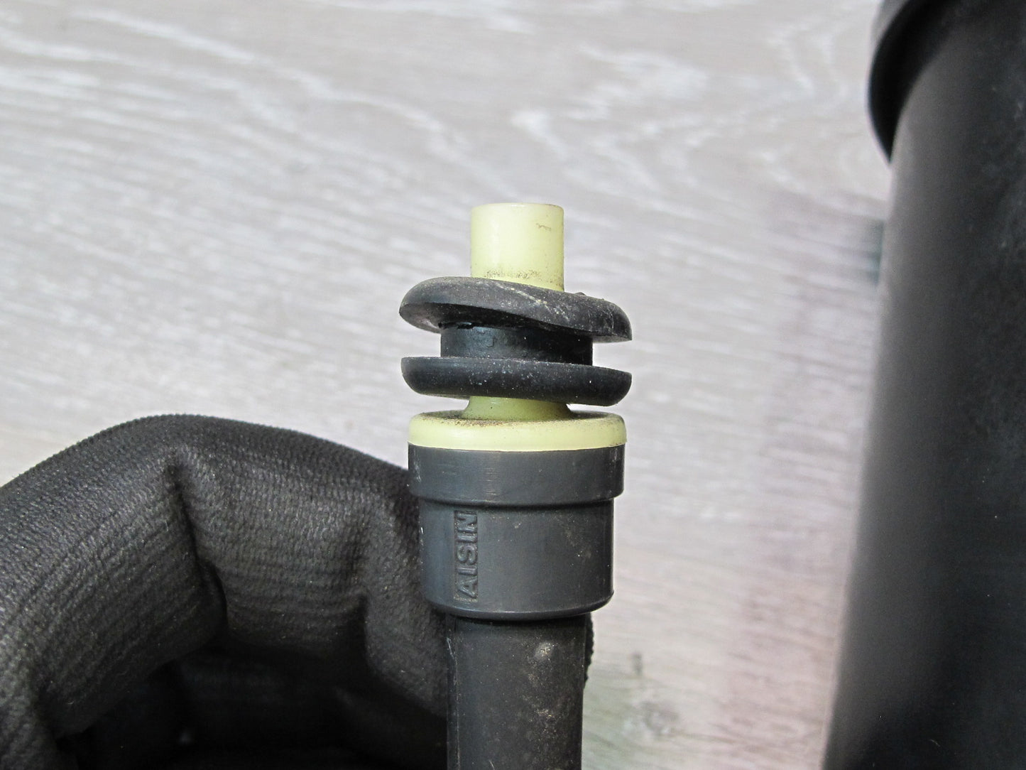 92-97 Lexus UZZ30L SC300 SC400 Fuel Evap Vapor Charcoal Canister w Bracket OEM