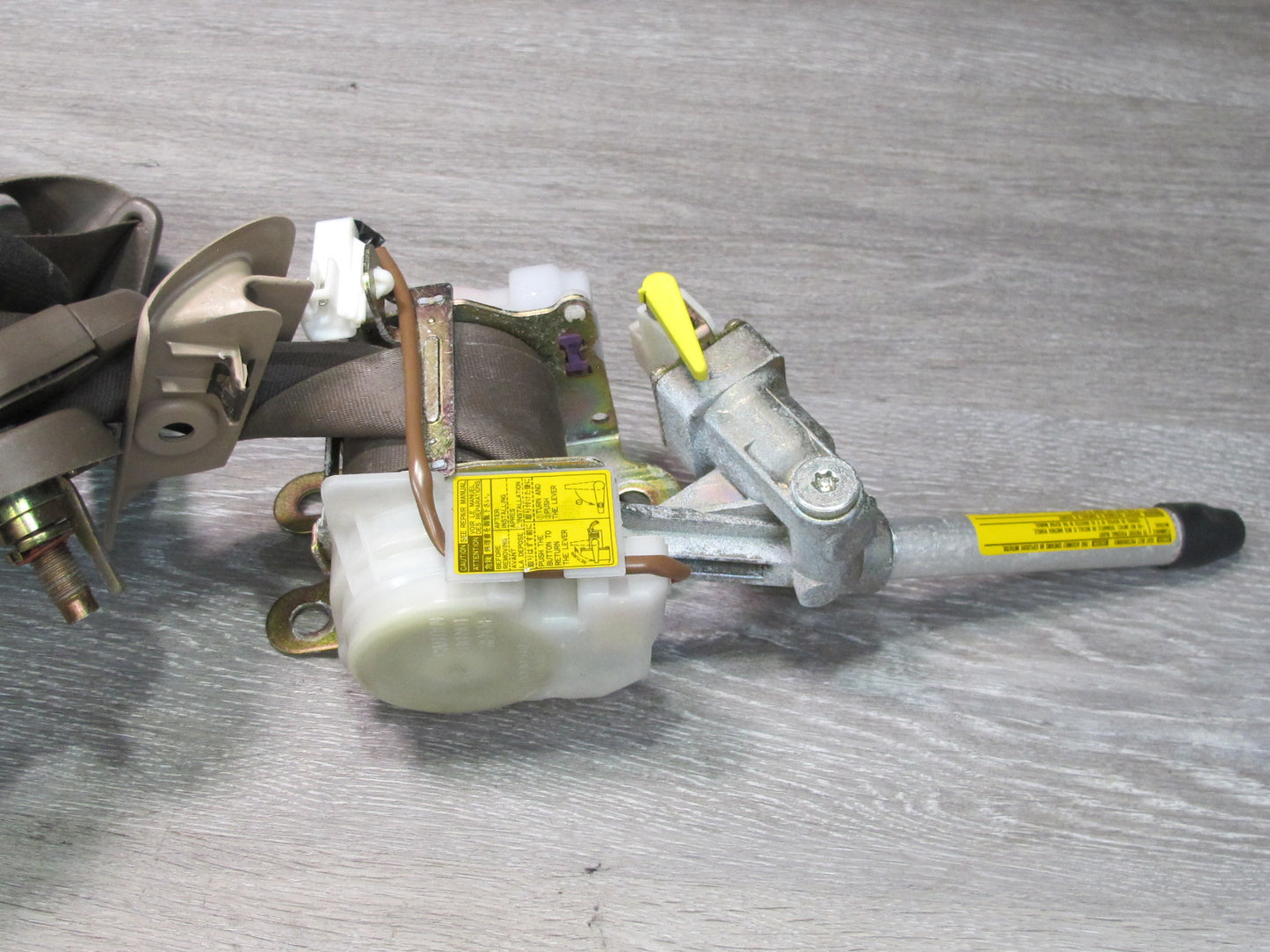 92-96 LEXUS SC300 SC400 FRONT LEFT DRIVER SIDE SEATBELT RETRACTOR OEM