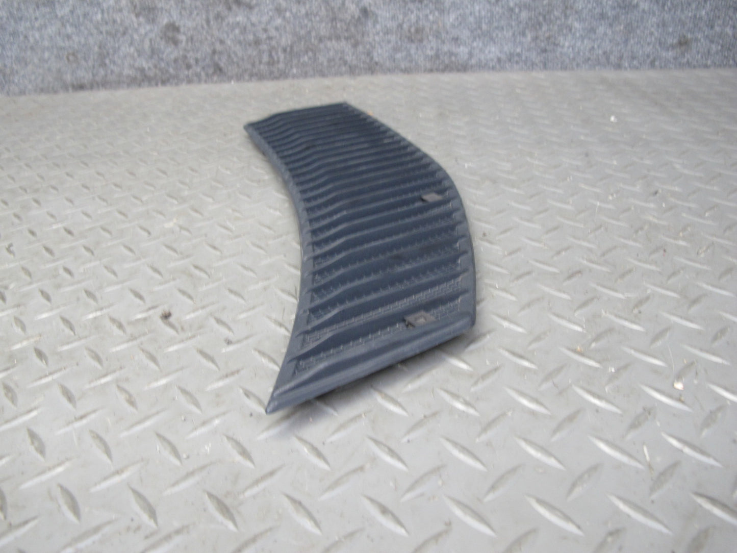 75-85 Mercedes W123 Set of 2 Front Left & Right Hood Vent Cowl Grille OEM