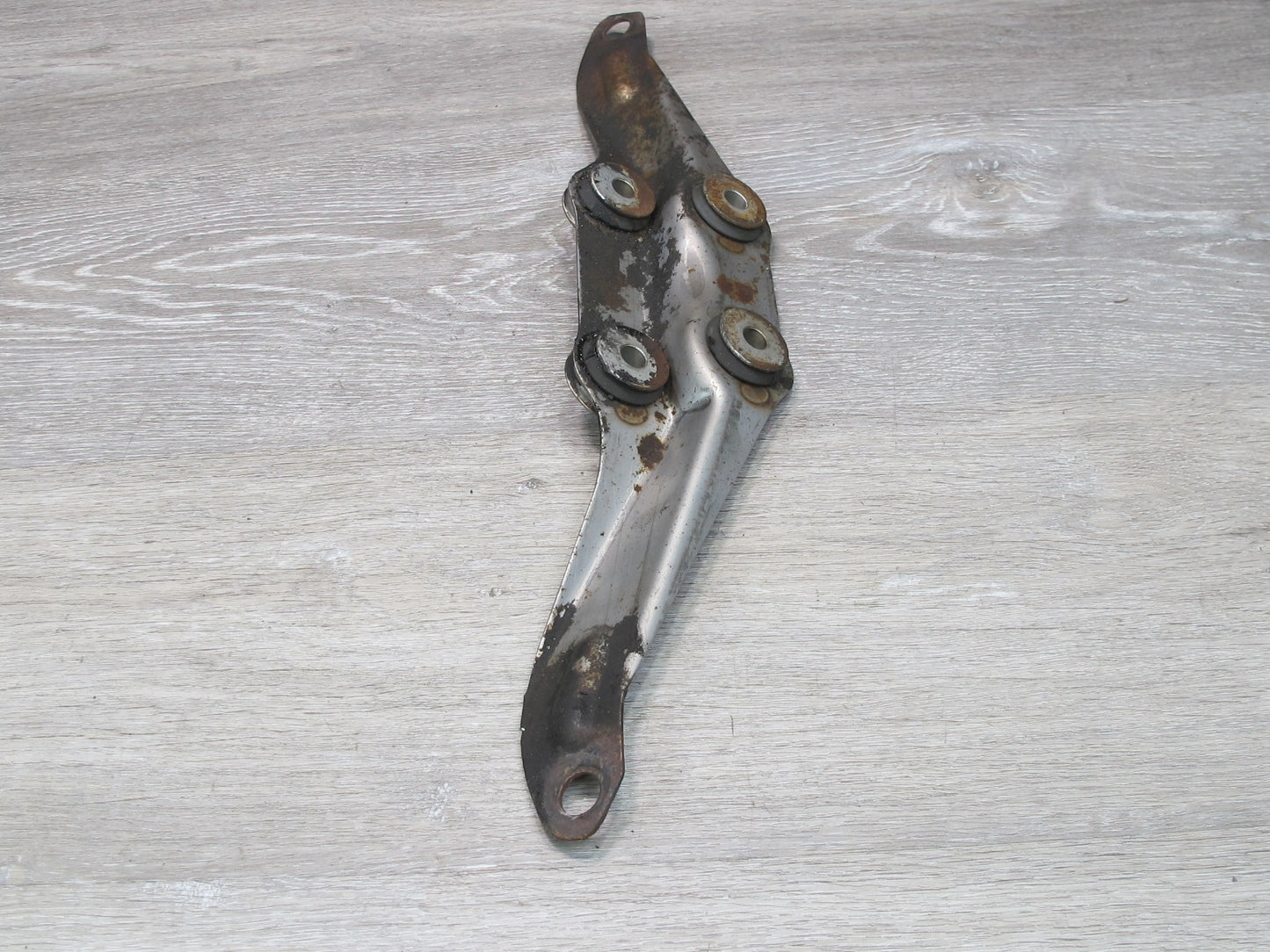 92-00 Lexus UZZ30L SC400 Front Exhaust Pipe Mount Bracket OEM