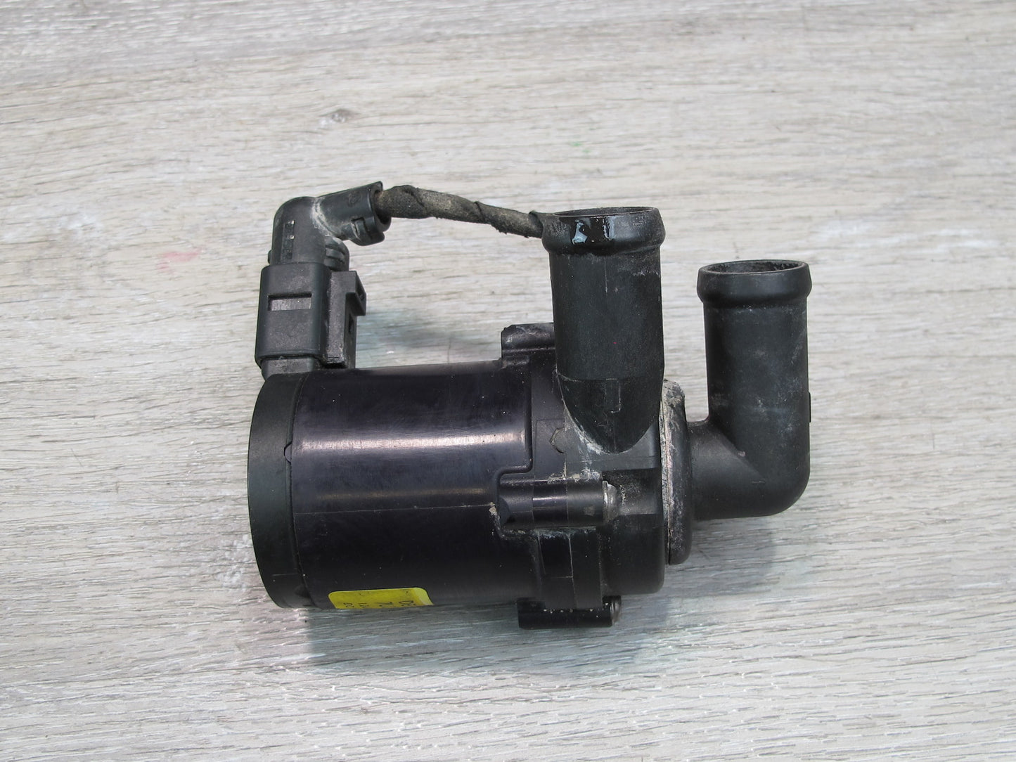 2003-2010 Porsche Cayenne 957 Engine Auxiliary Secondary Coolant Water Pump