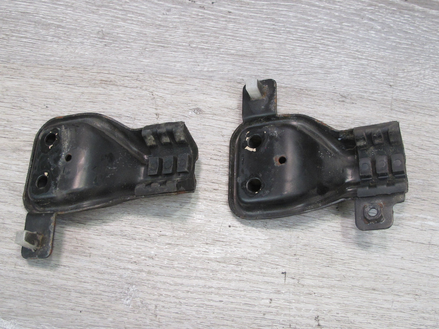 92-00 Lexus UZZ30L SC300 SC400 Engine Radiator Mount Bracket Support Set OEM
