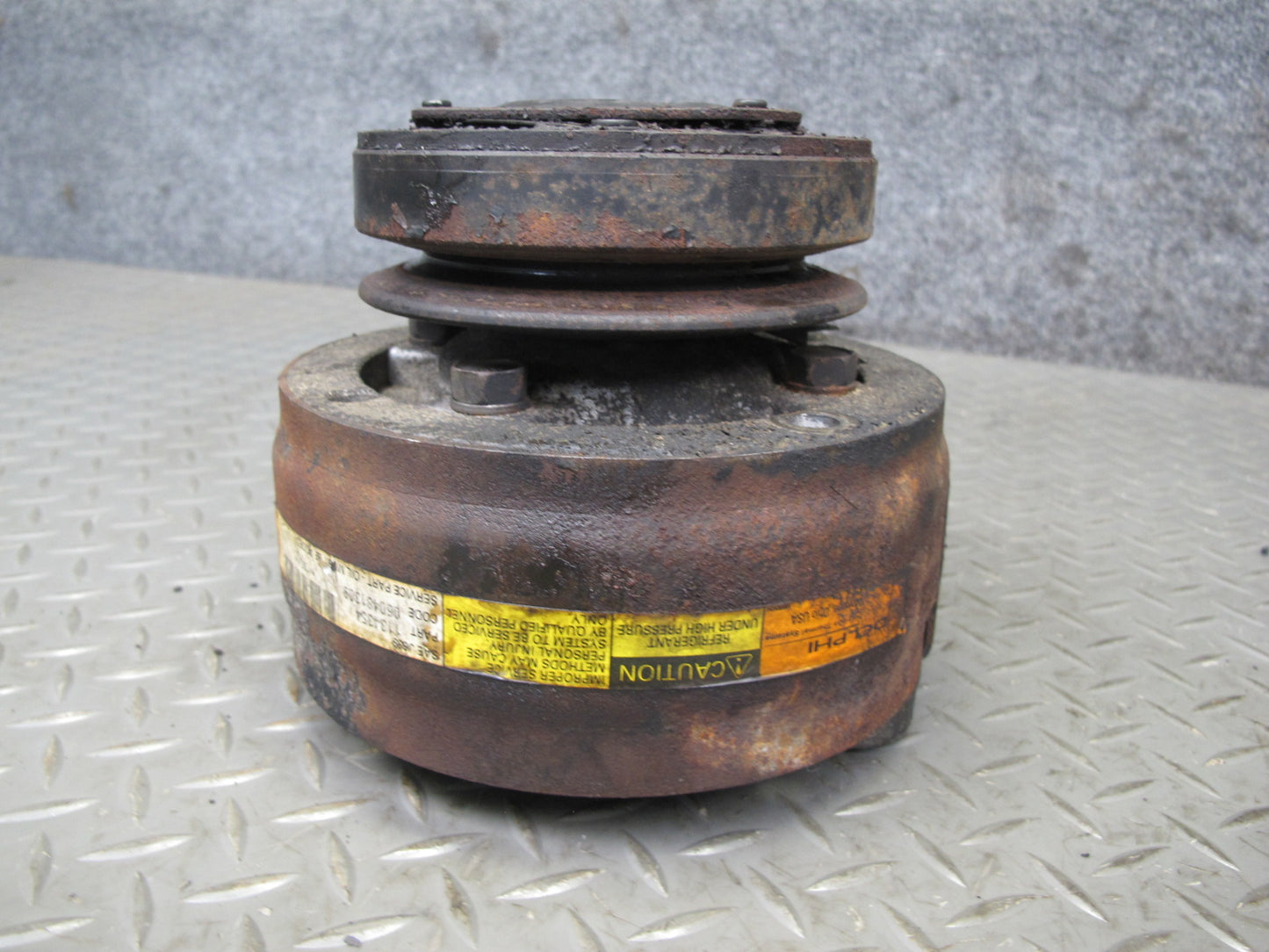 81-85 Mercedes W123 300D A/C Air Condition Compressor OEM