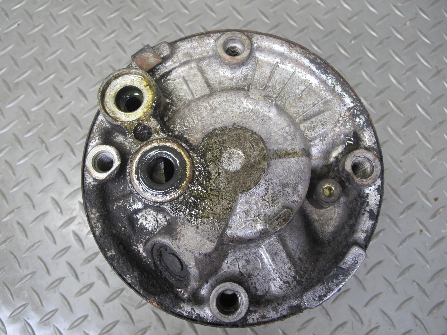 81-85 Mercedes W123 300D A/C Air Condition Compressor OEM