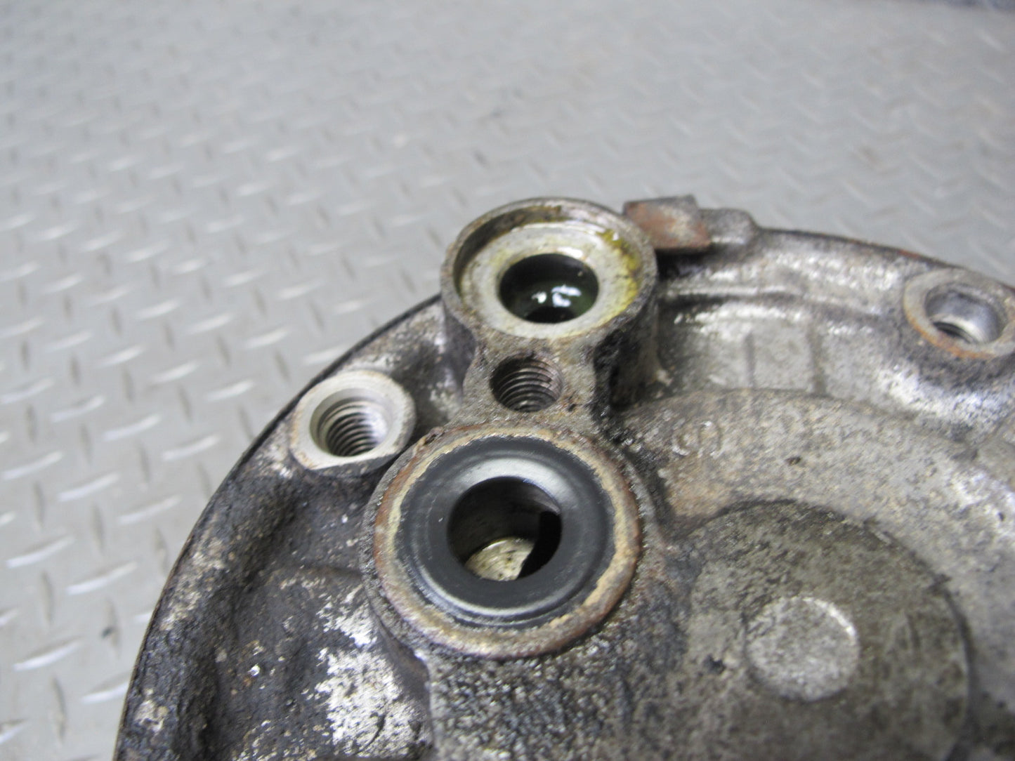 81-85 Mercedes W123 300D A/C Air Condition Compressor OEM