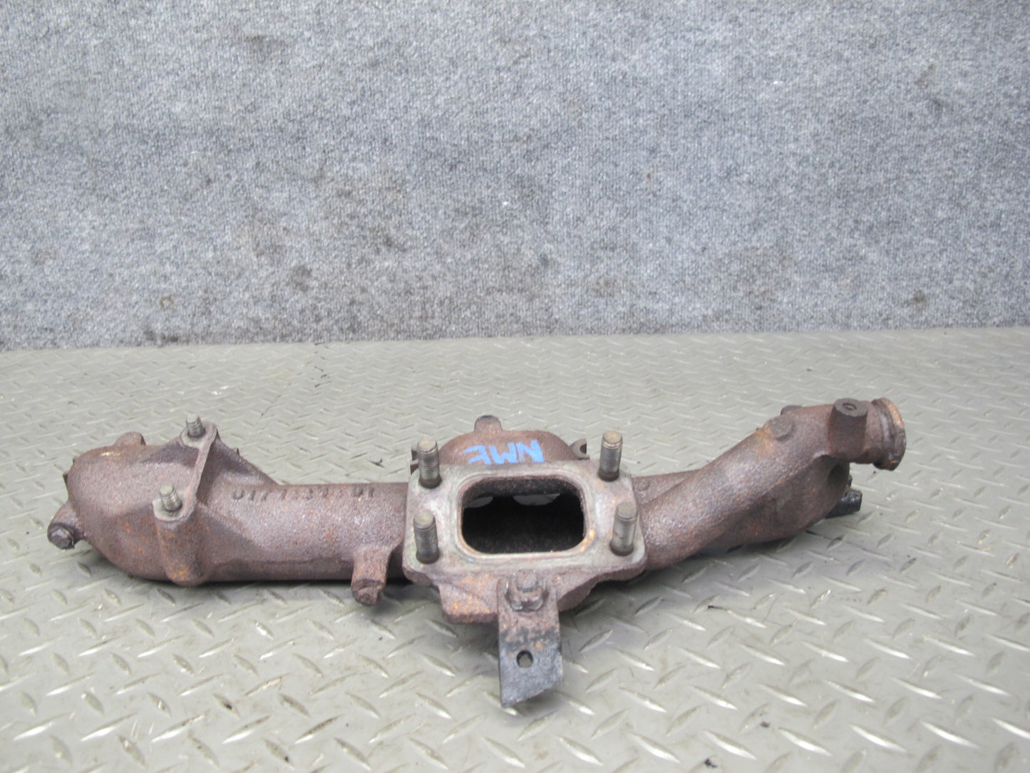 82-85 Mercedes W123 300D 617.952 Turbo Diesel Engine Exhaust Manifold OEM