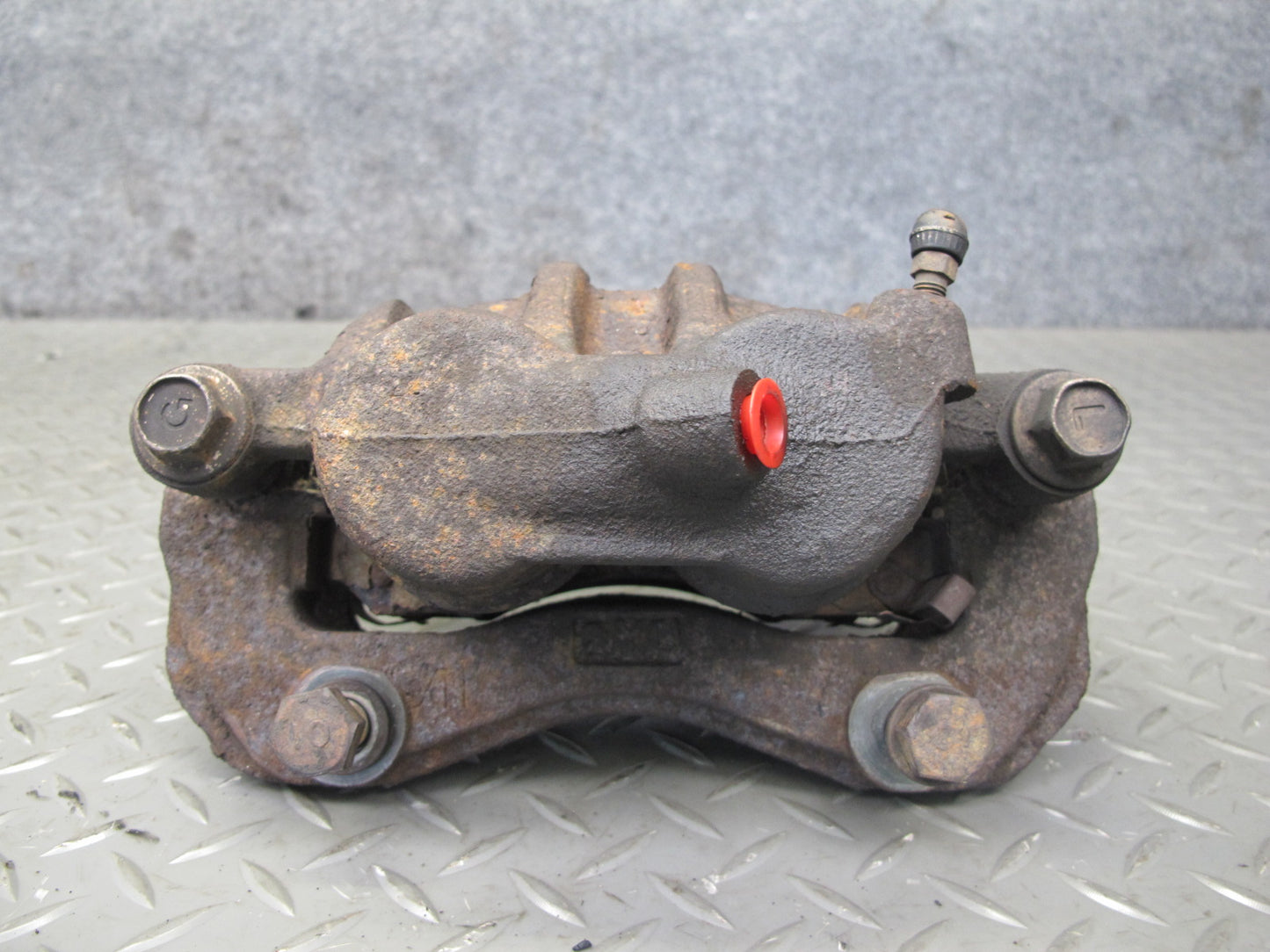 91-99 Dodge Stealth 3000GT FWD NA Set of 2 Front Left & Right Brake Caliper OEM