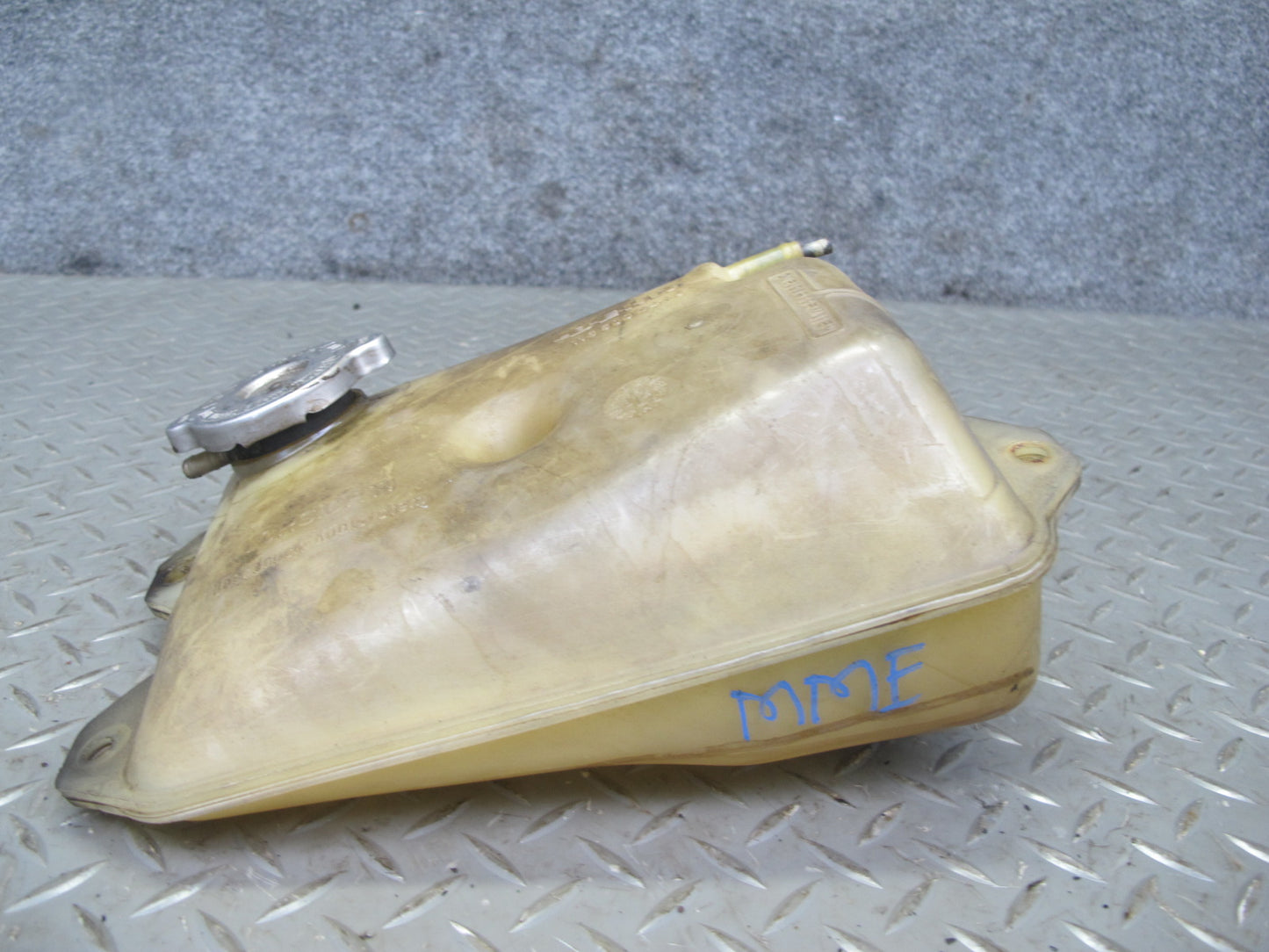 81-85 Mercedes W123 Engine Coolant Expansion Overflow Reservoir Tank
