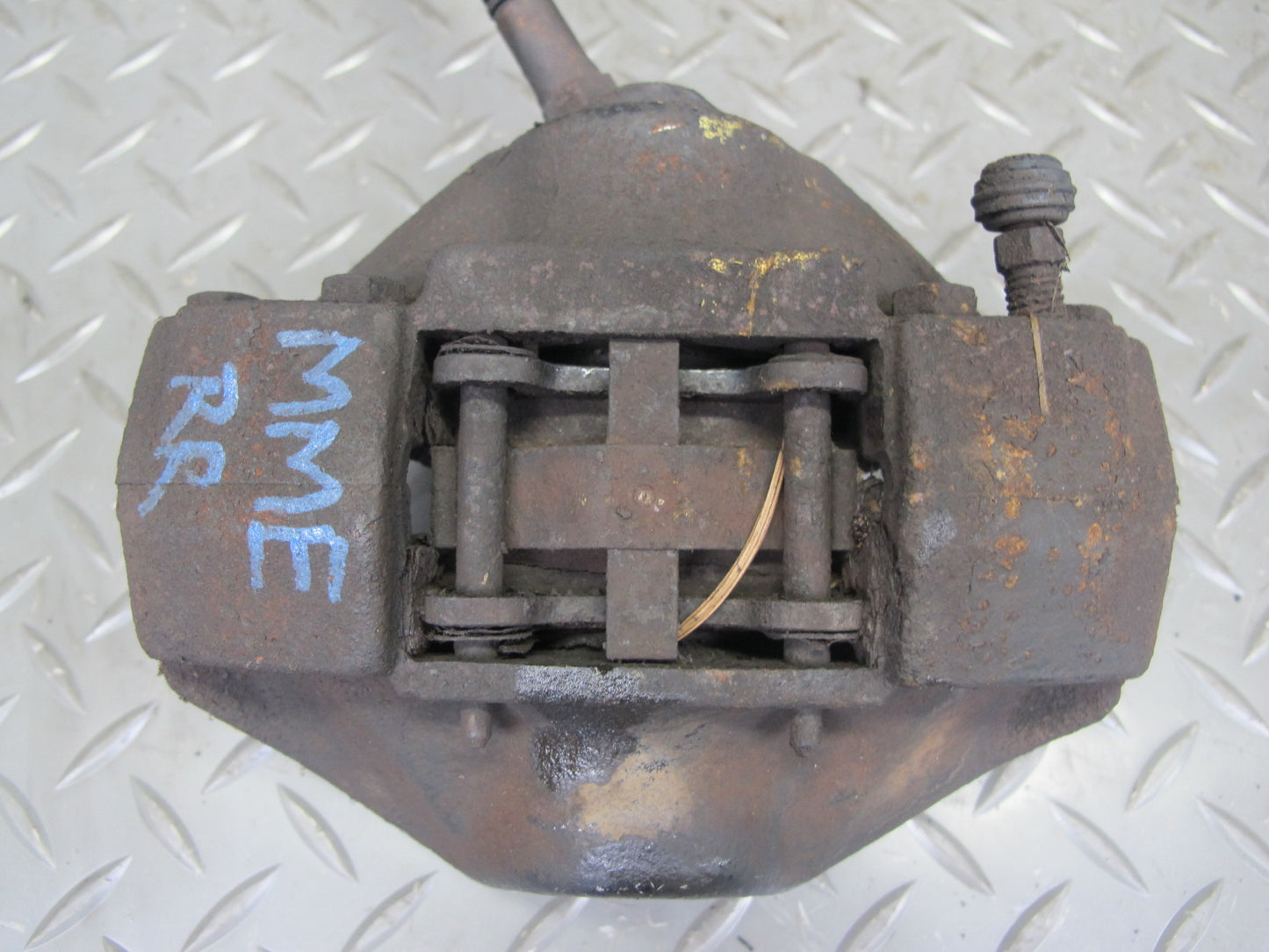 75-85 Mercedes W123 Set of 2 Rear Left & Right Brake Caliper OEM