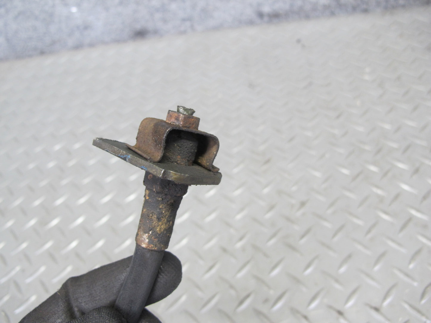 75-85 Mercedes W123 Set of 2 Rear Left & Right Brake Caliper OEM