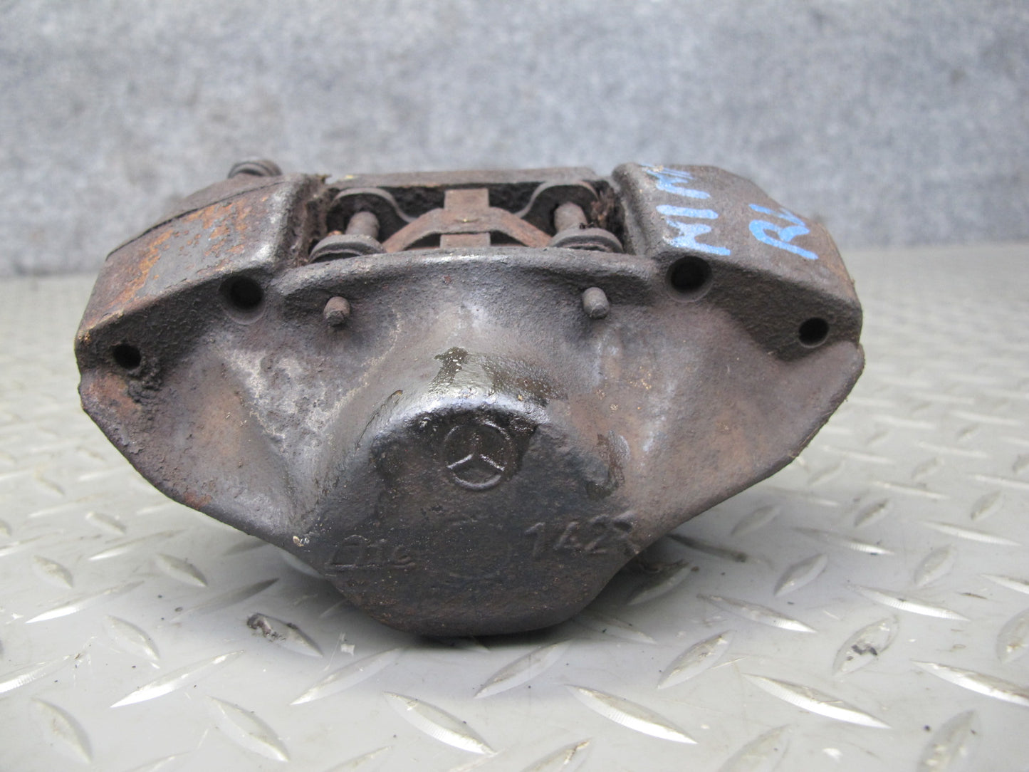 75-85 Mercedes W123 Set of 2 Rear Left & Right Brake Caliper OEM