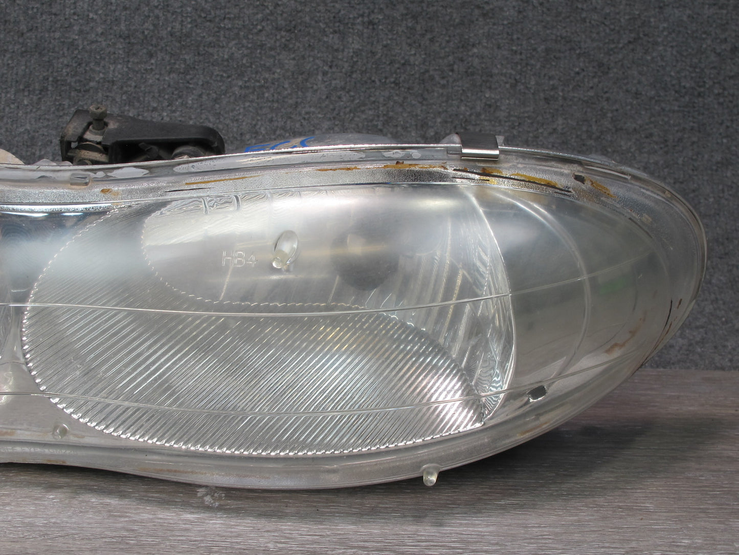 98-02 Chevrolet Camaro Set of 2 Front Left & Right Headlight Lamp OEM