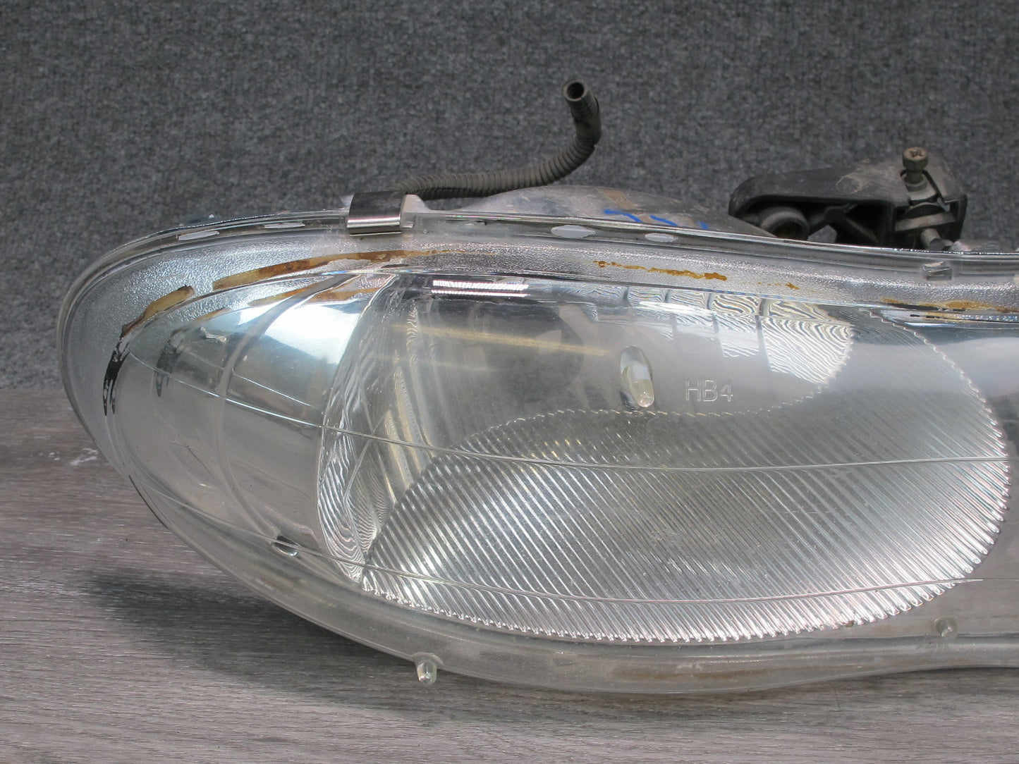 98-02 Chevrolet Camaro Set of 2 Front Left & Right Headlight Lamp OEM