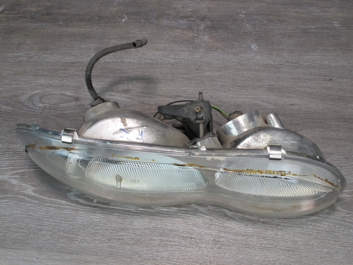 98-02 Chevrolet Camaro Set of 2 Front Left & Right Headlight Lamp OEM