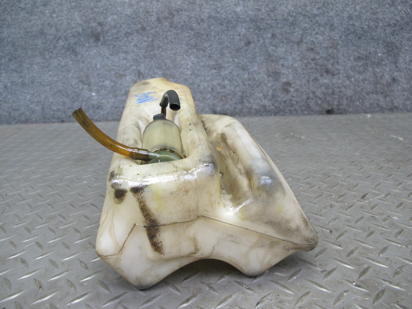 75-85 Mercedes W123 Windshield Washer Fluid Reservoir Tank w  Pump OEM