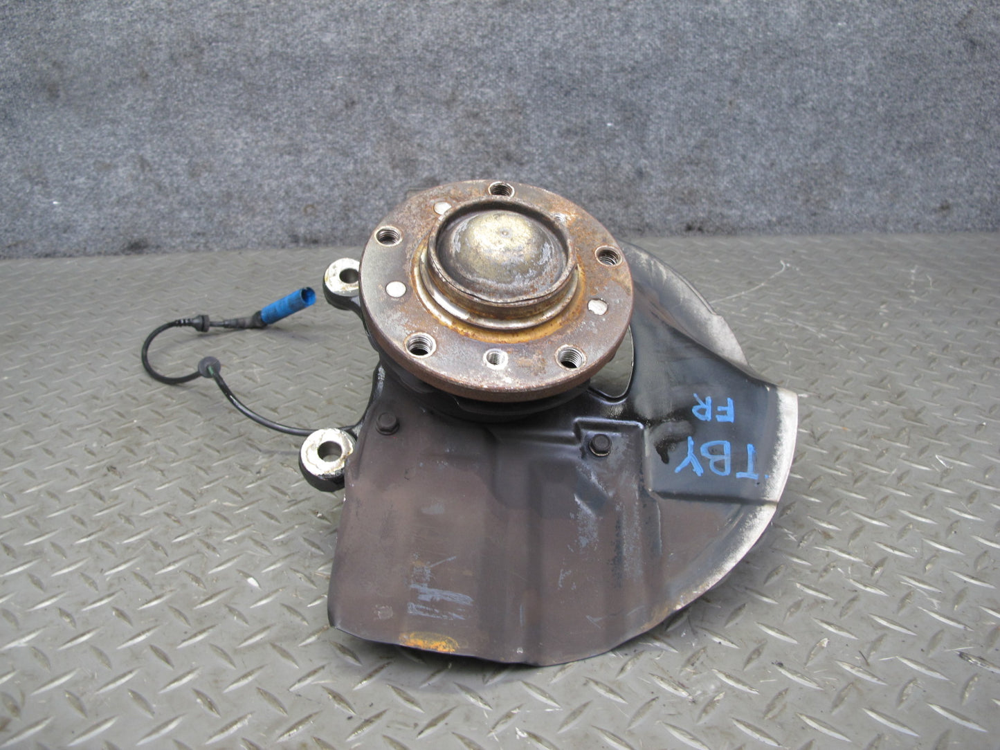 2001-2006 BMW E46 M3 Front Right Spindle Knuckle Wheel Hub Bearing