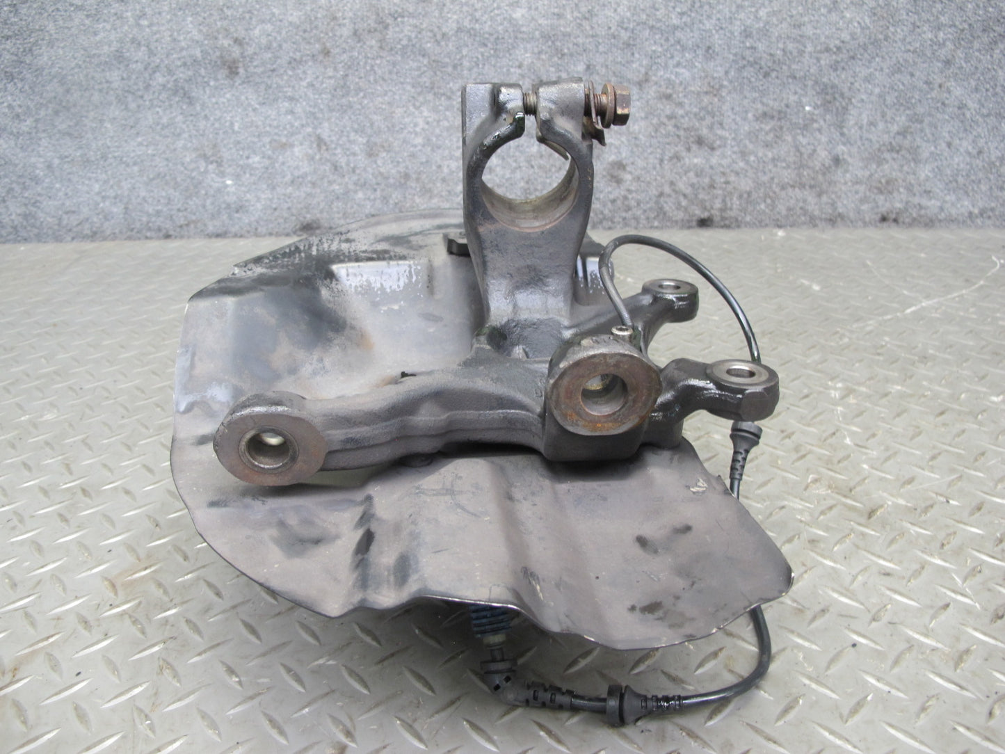 2001-2006 BMW E46 M3 Front Right Spindle Knuckle Wheel Hub Bearing