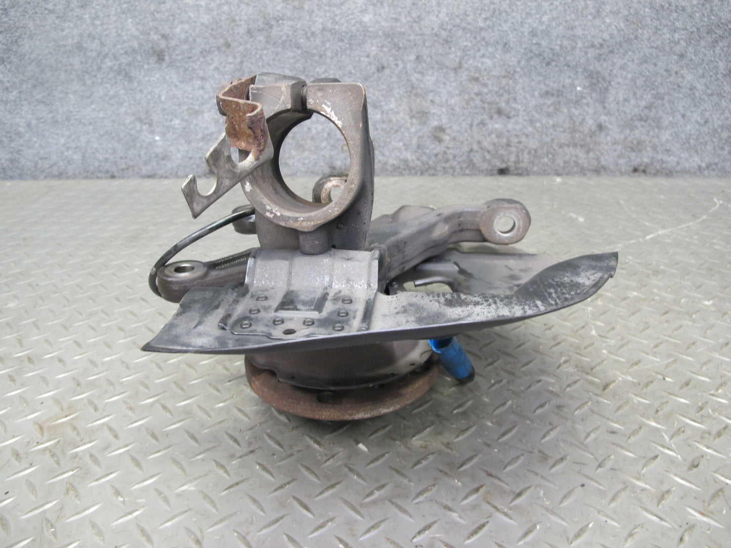 2001-2006 BMW E46 M3 Front Right Spindle Knuckle Wheel Hub Bearing