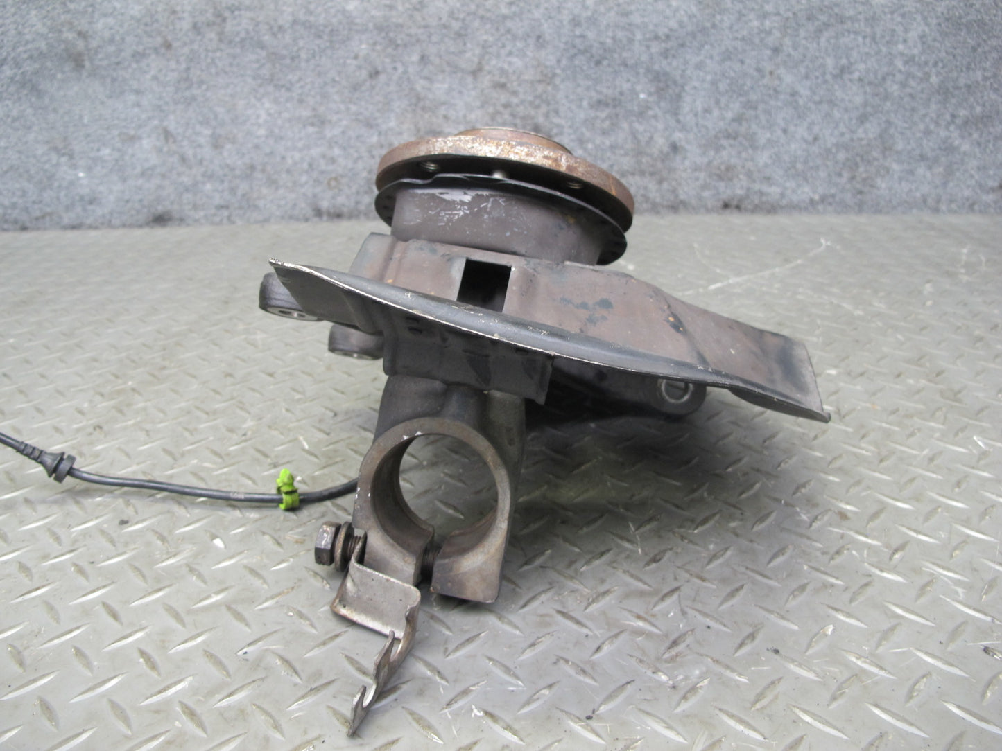 2001-2006 BMW E46 M3 Front Left Spindle Knuckle Wheel Hub Bearing