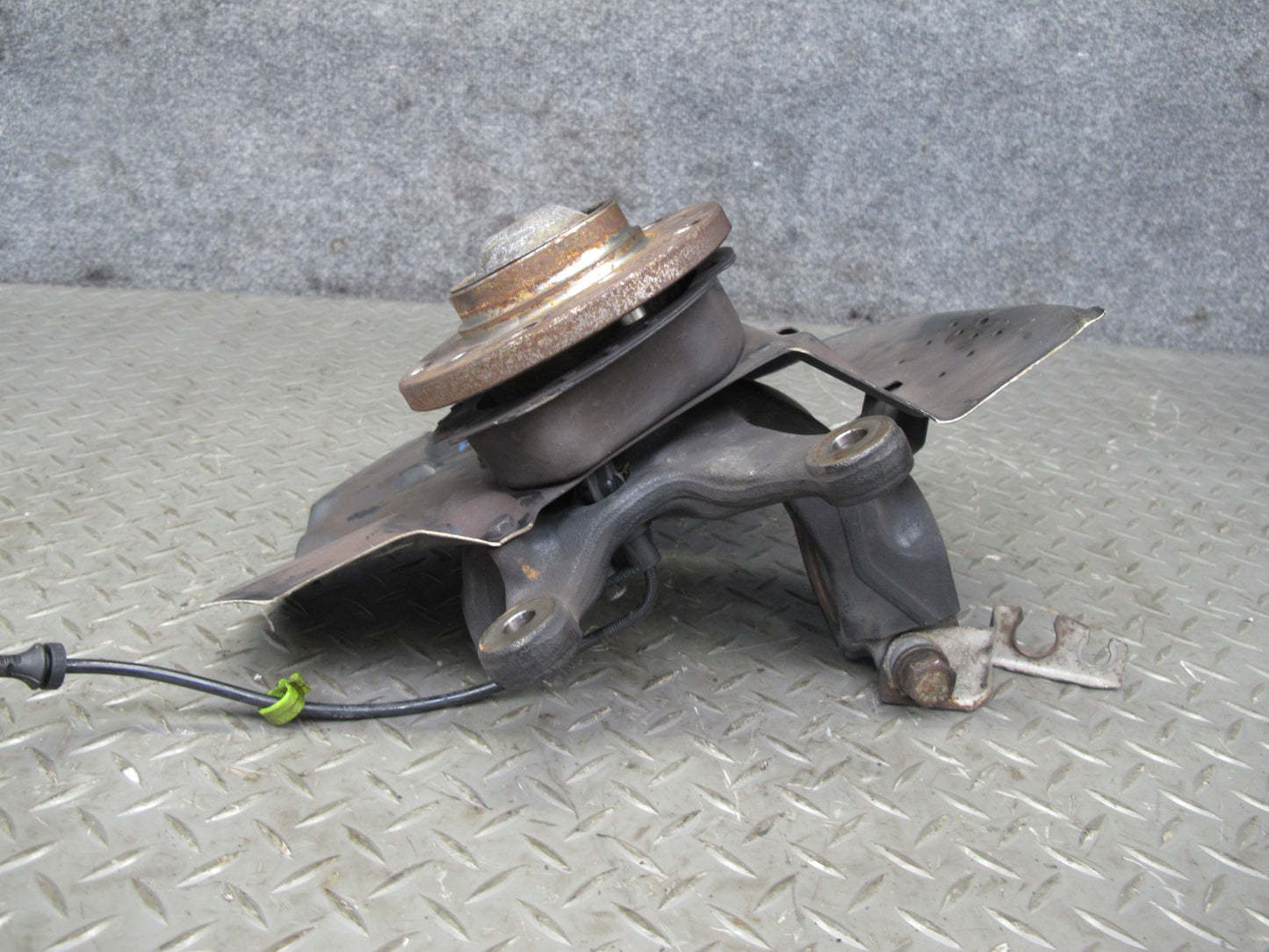 2001-2006 BMW E46 M3 Front Left Spindle Knuckle Wheel Hub Bearing