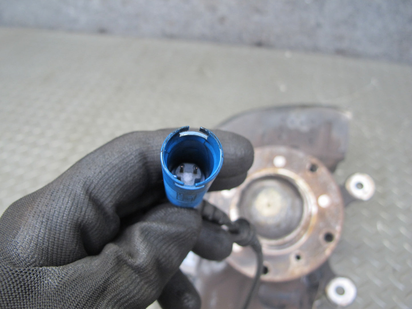 2001-2006 BMW E46 M3 Front Left Spindle Knuckle Wheel Hub Bearing