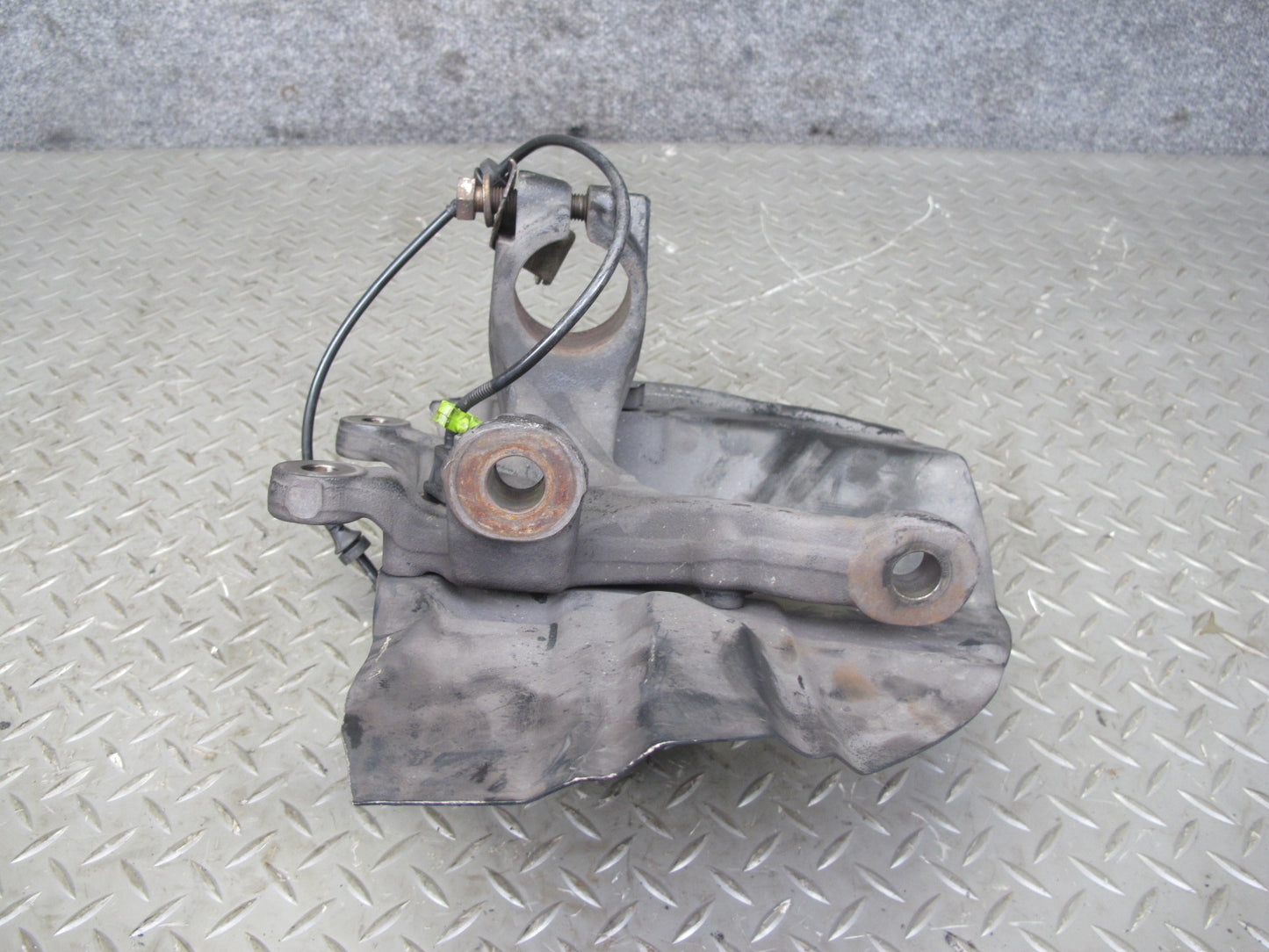 2001-2006 BMW E46 M3 Front Left Spindle Knuckle Wheel Hub Bearing