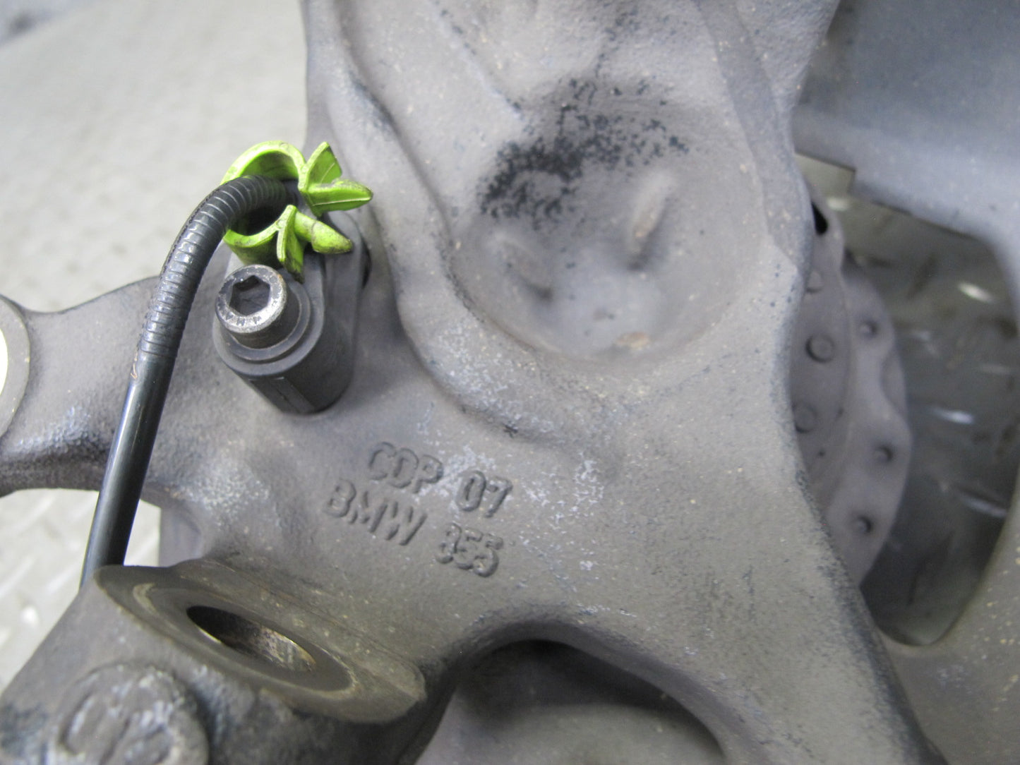 2001-2006 BMW E46 M3 Front Left Spindle Knuckle Wheel Hub Bearing