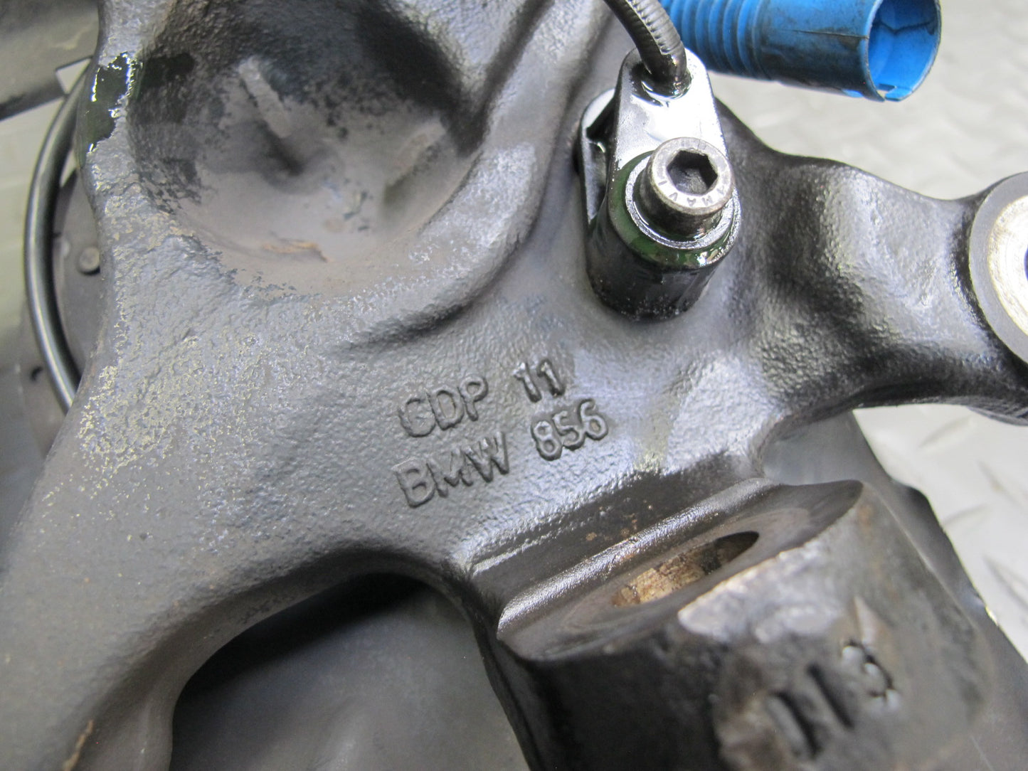 2001-2006 BMW E46 M3 Front Right Spindle Knuckle Wheel Hub Bearing