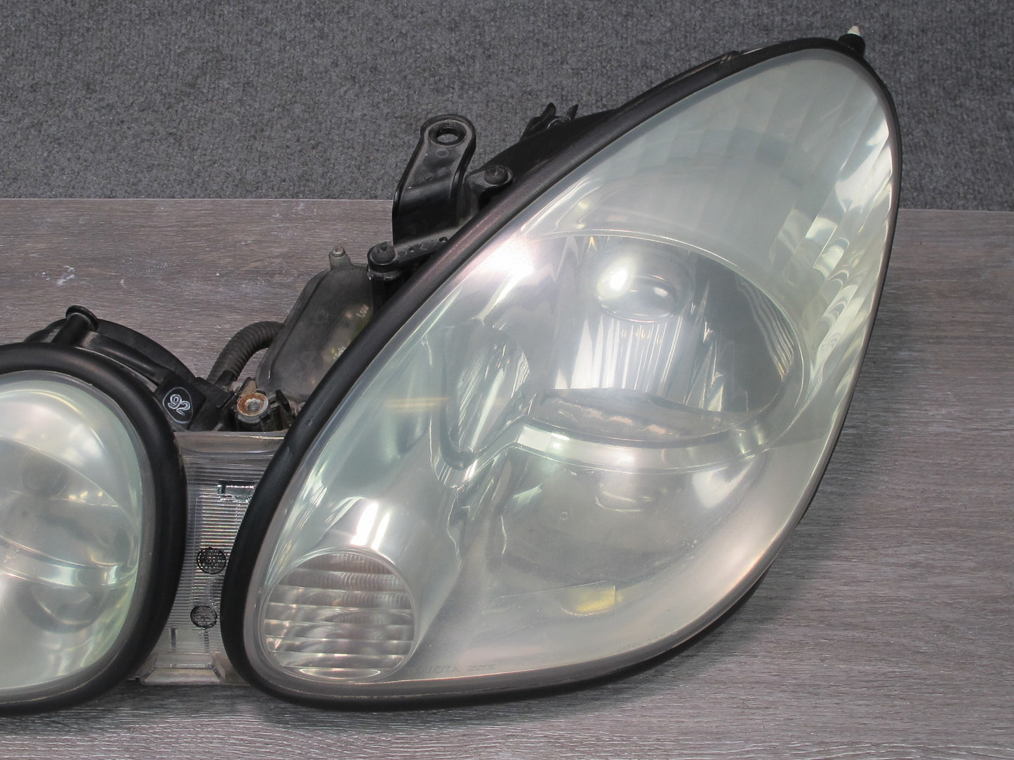 02-05 Lexus JZS160L GS300 GS430 Front Left Halogen Headlight Lamp OEM