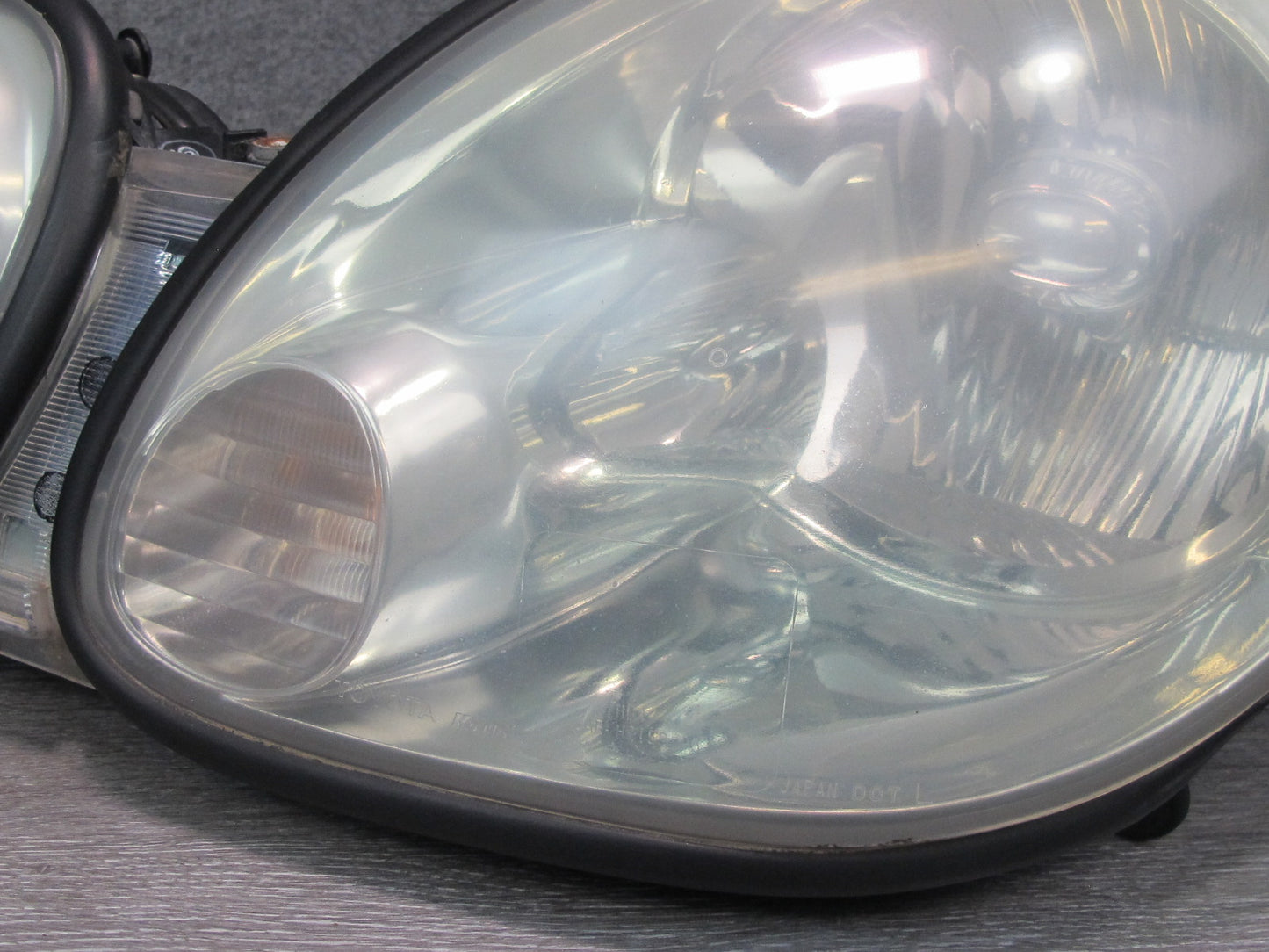 02-05 Lexus JZS160L GS300 GS430 Front Left Halogen Headlight Lamp OEM