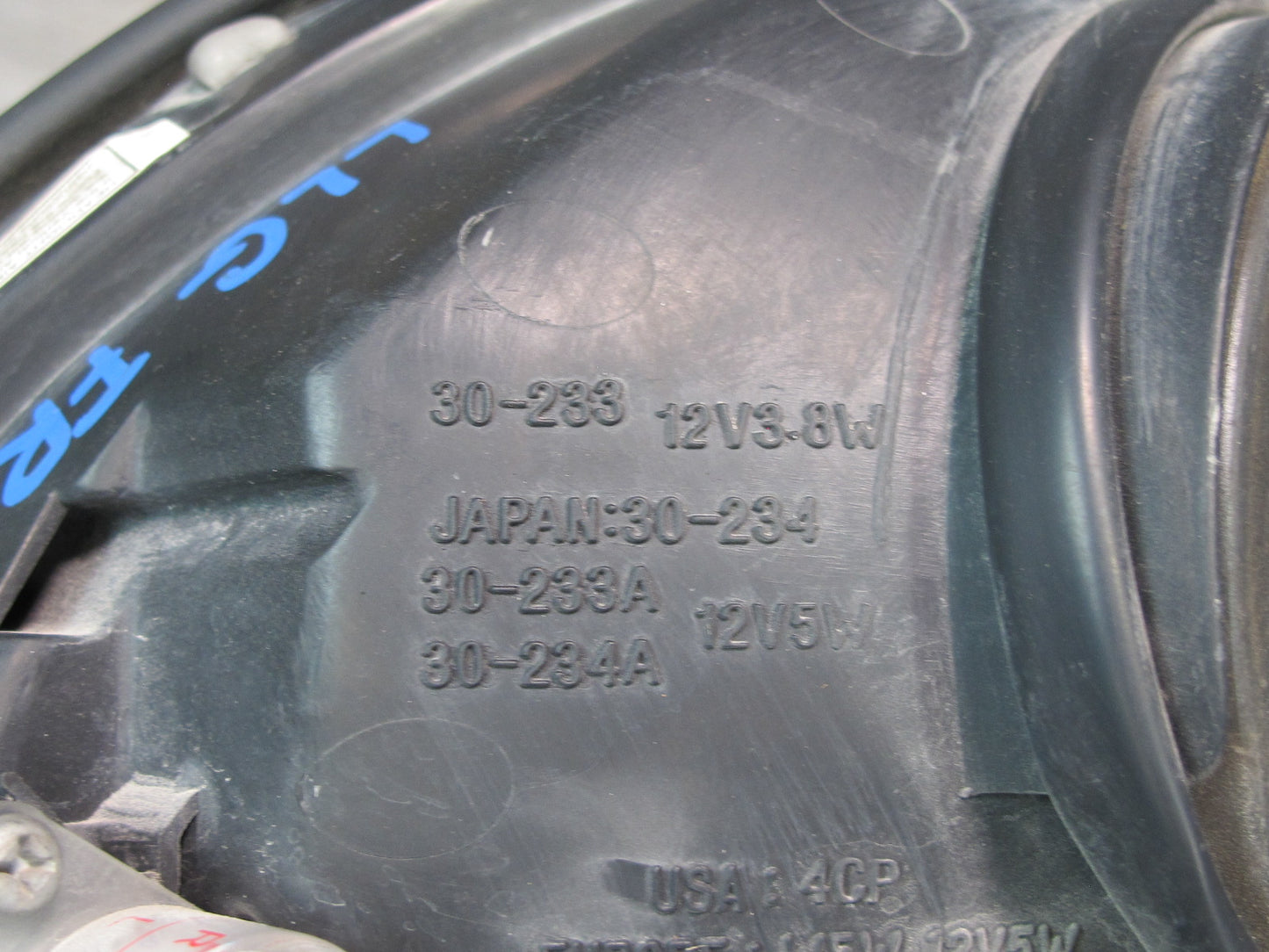 02-05 Lexus JZS160L GS300 GS430 Front Right Halogen Headlight Lamp OEM