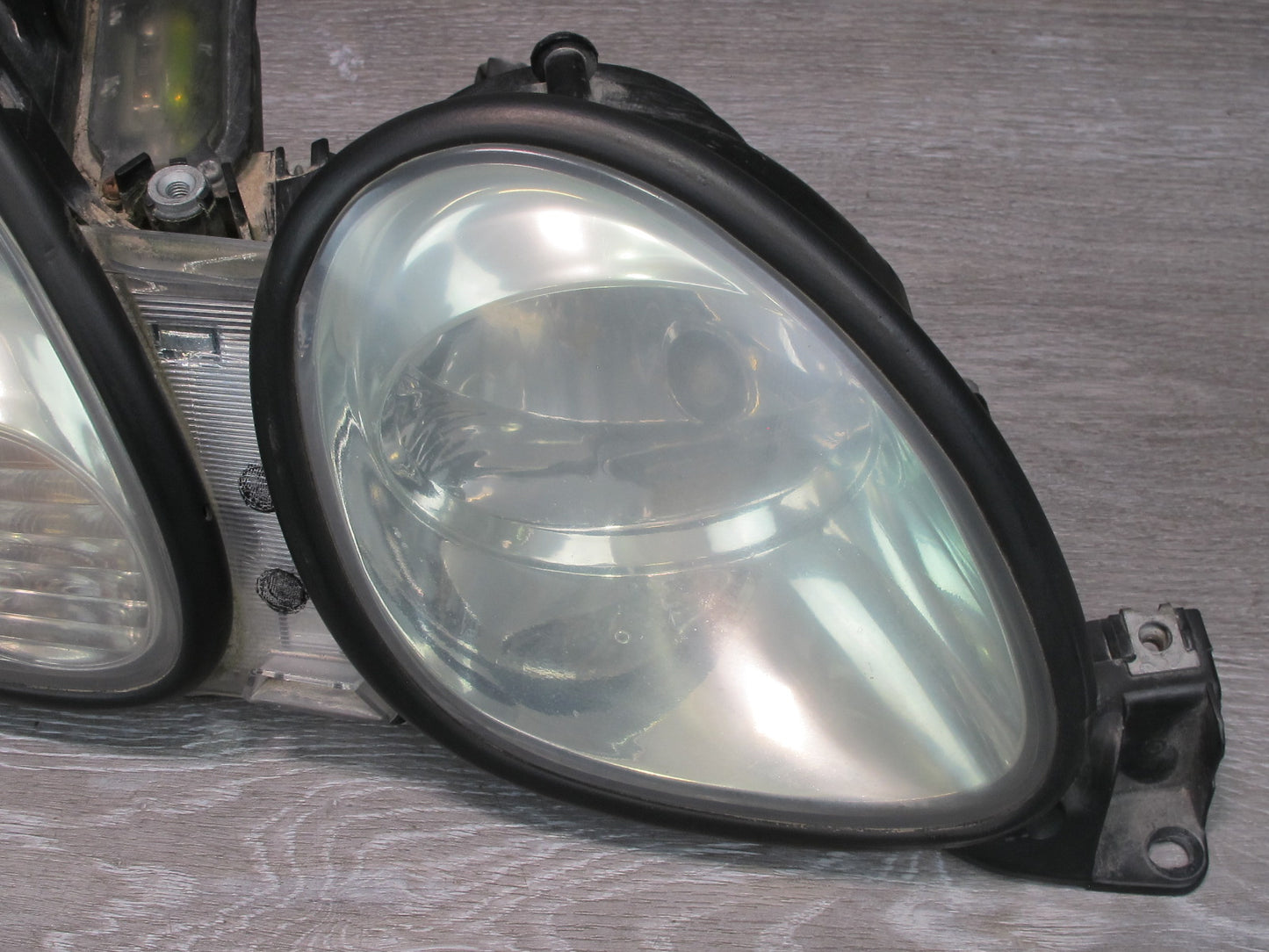 02-05 Lexus JZS160L GS300 GS430 Front Right Halogen Headlight Lamp OEM