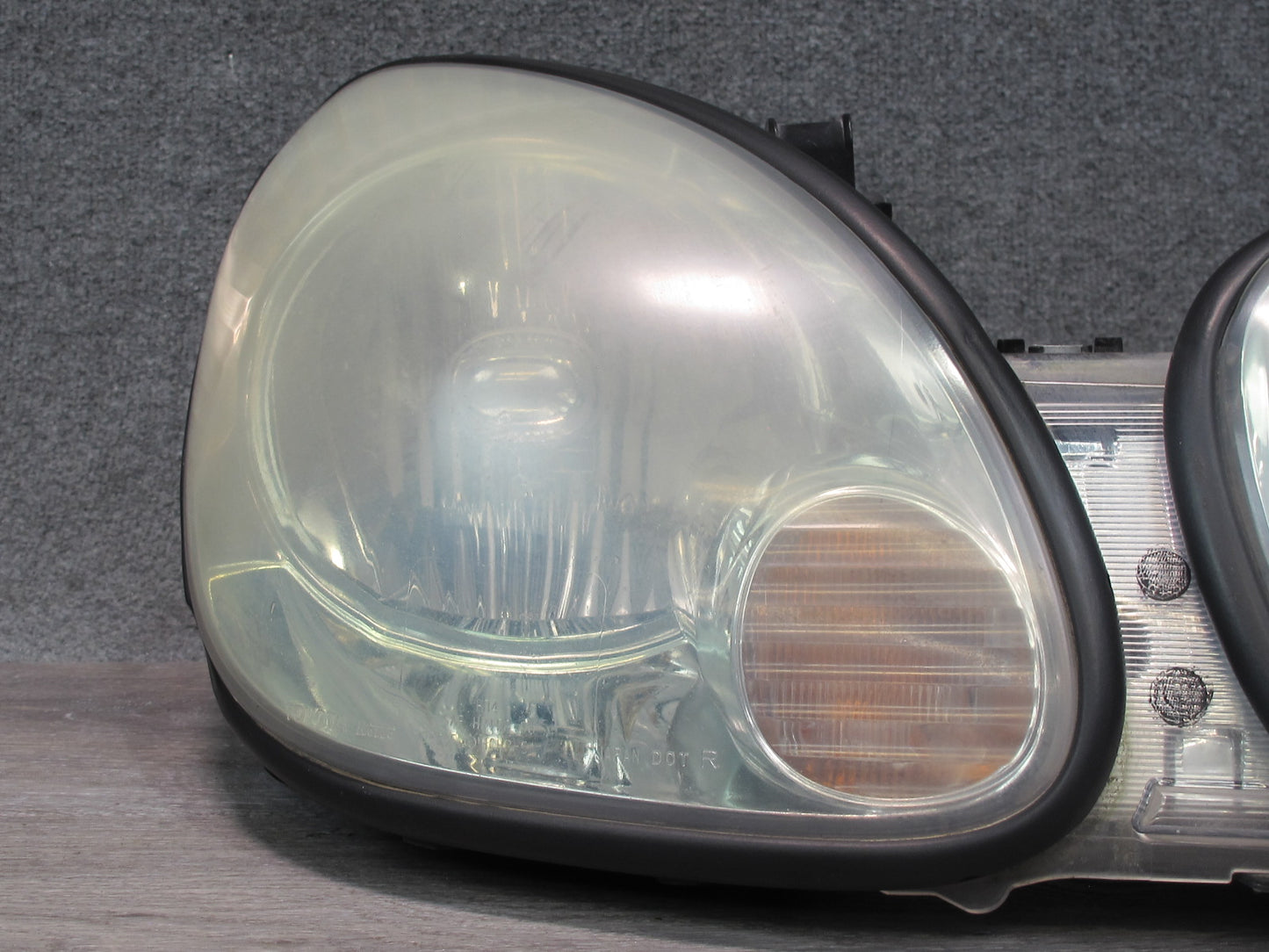02-05 Lexus JZS160L GS300 GS430 Front Right Halogen Headlight Lamp OEM